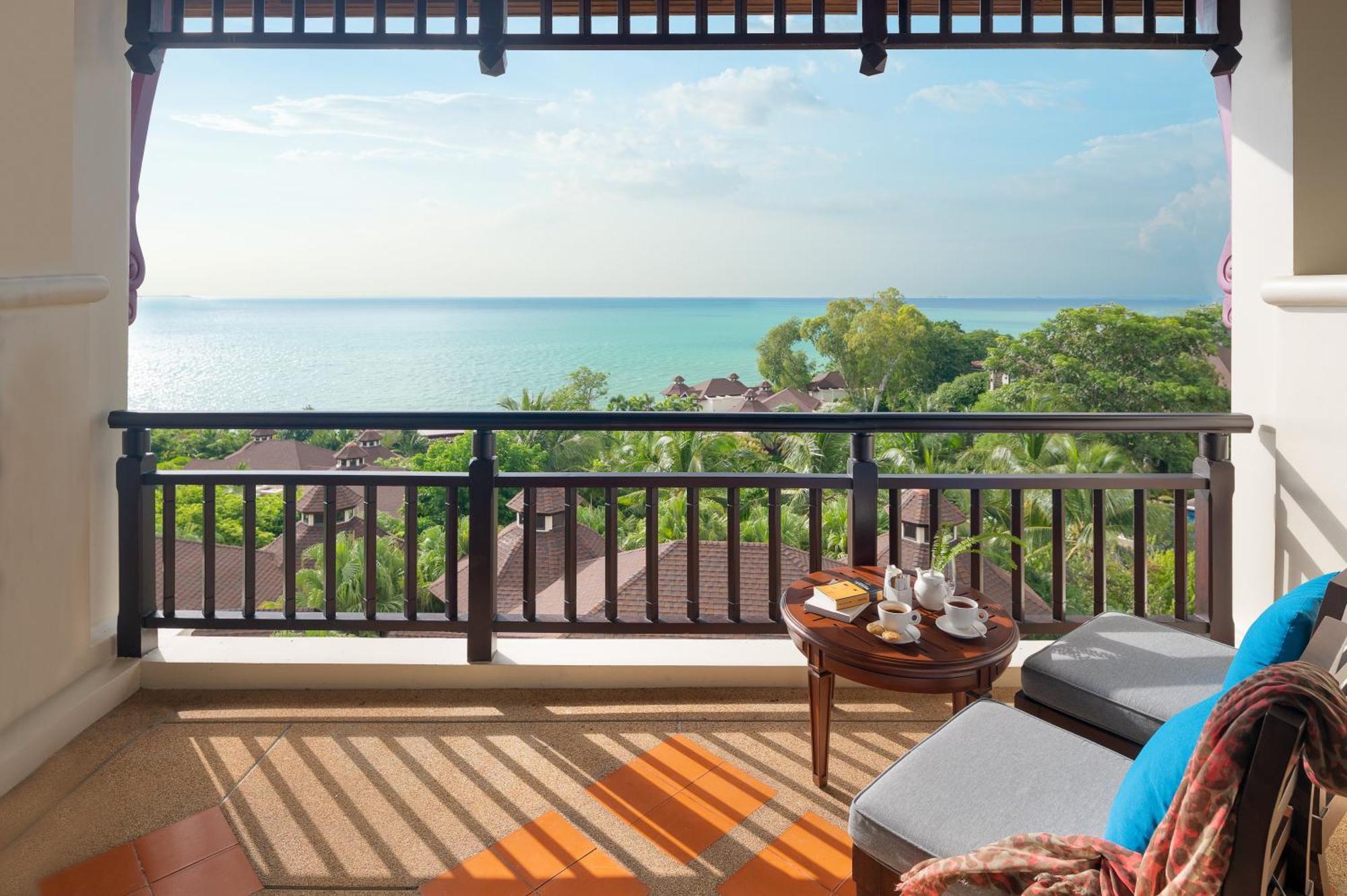 Habitación Doble Clásica con cama grande y vistas al mar