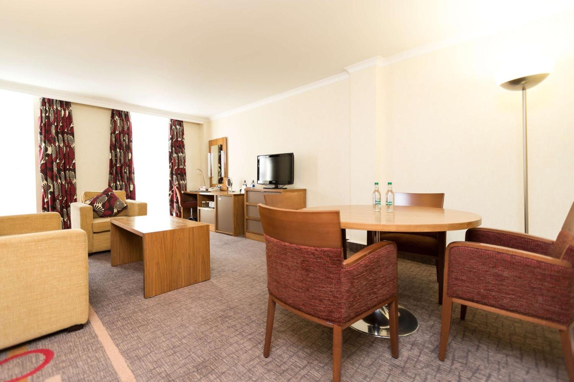 One-Bedroom King Suite,1765804665:JPEG