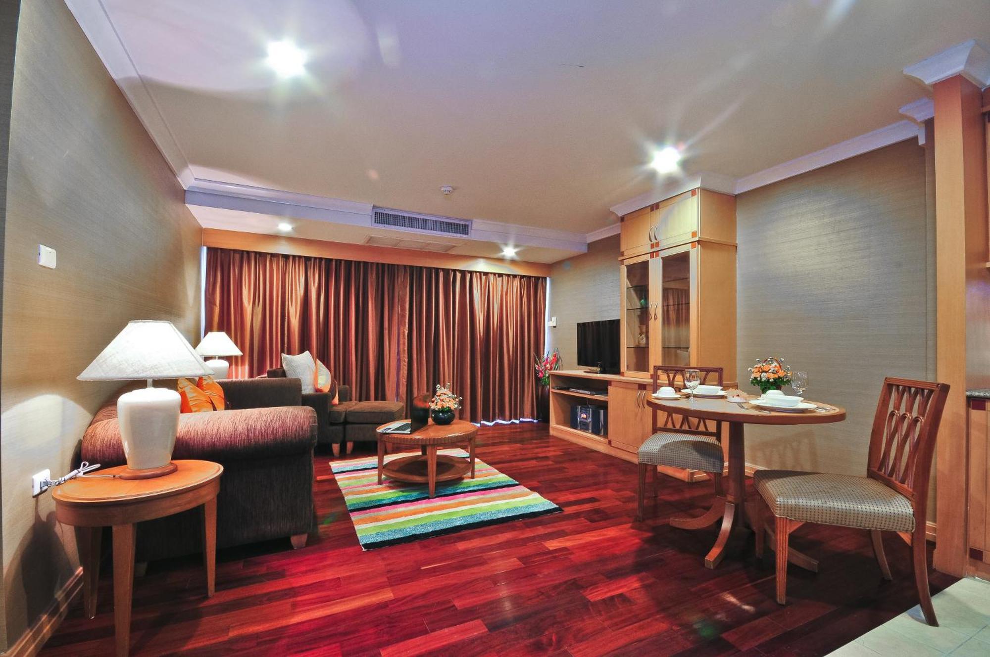 Admiral Suite One-Bedroom Balcony