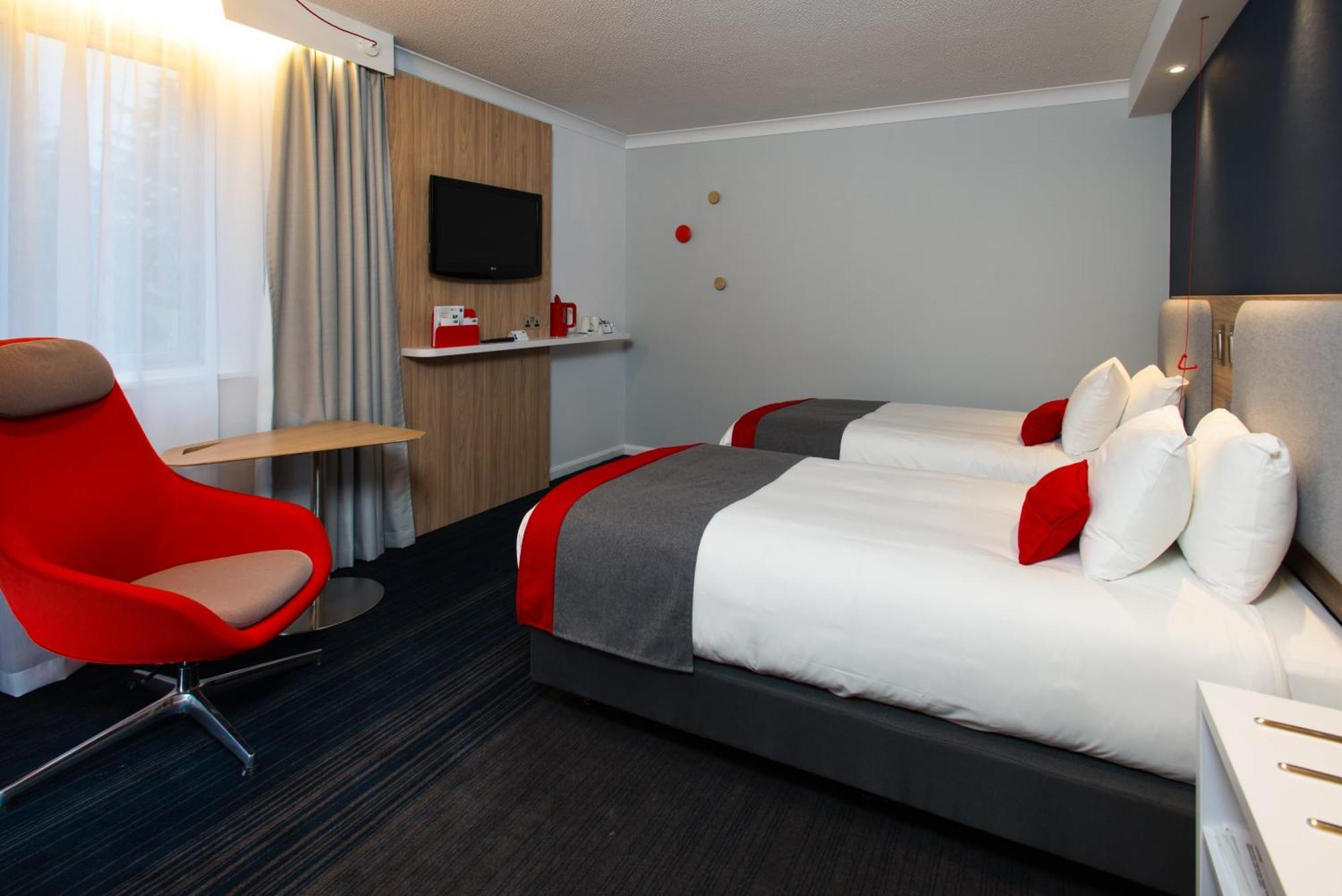 Standard Twin Room with Free Hot Breakfast - Accessible,1710256809:JPEG