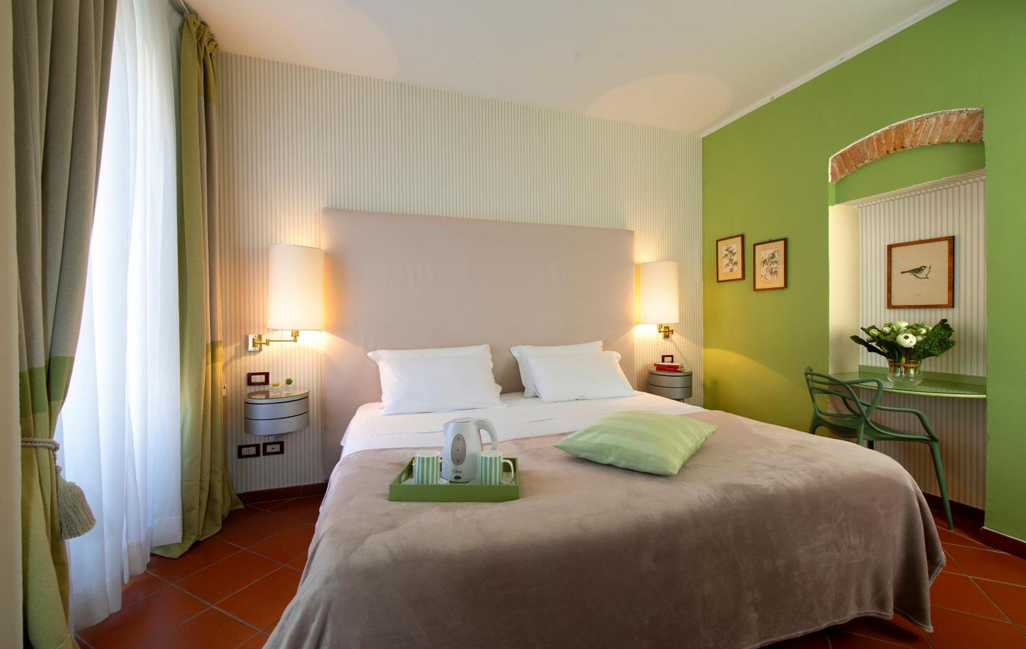 Standard Queen Room