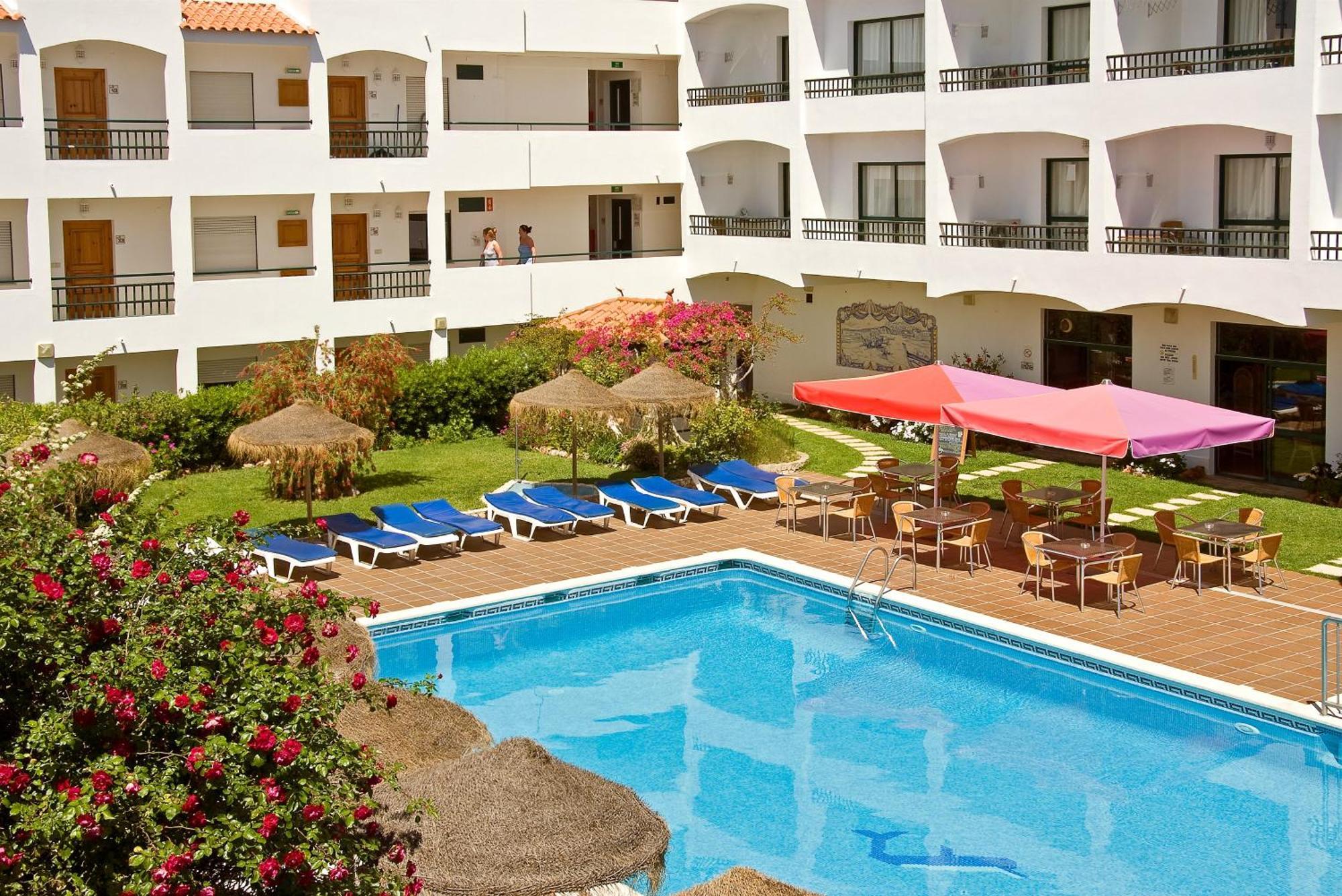 Apartamento de 2 dormitorios - Cerro Mar Atlantico