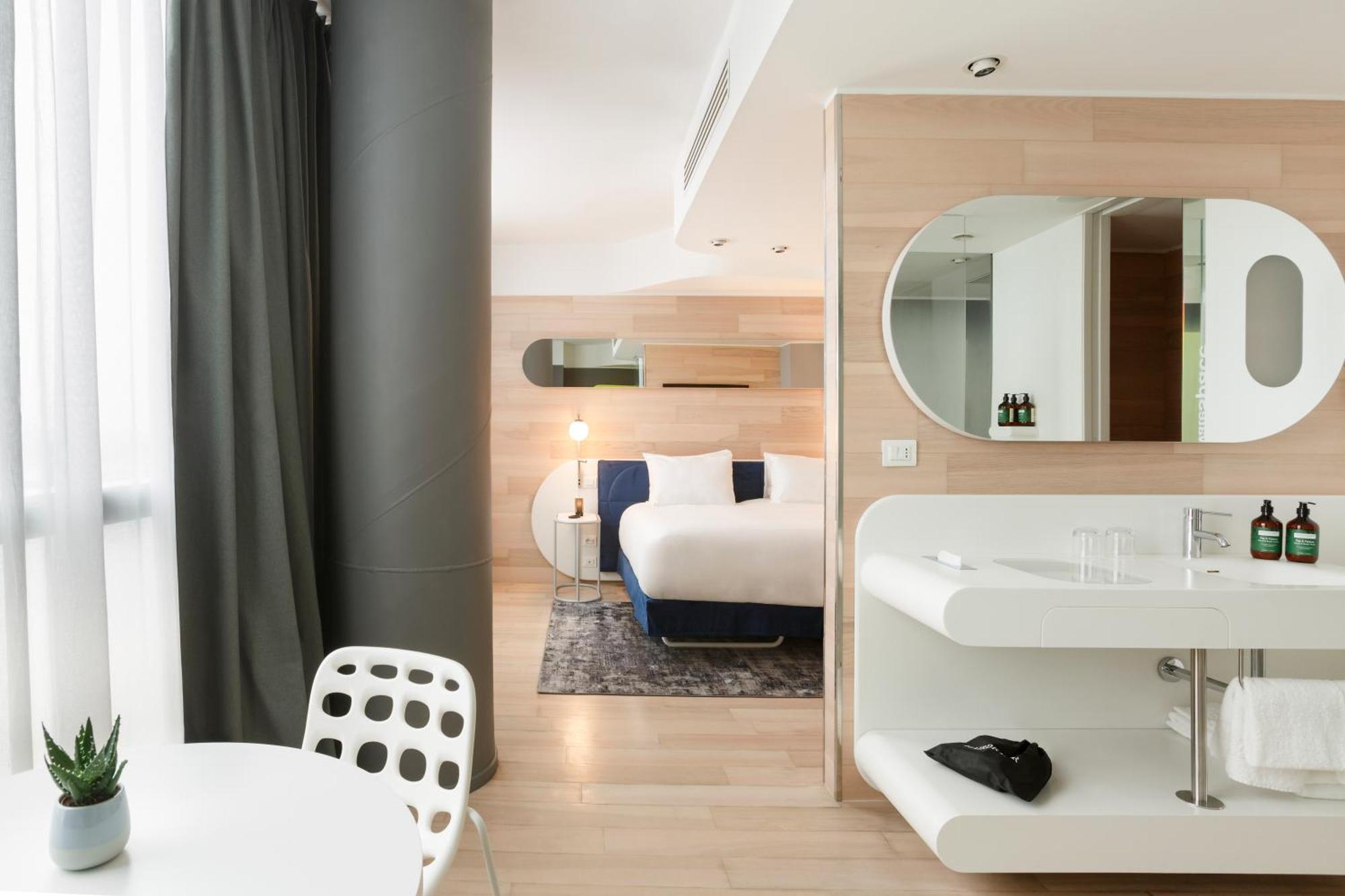Premium King Room with City View,1274466616:JPEG