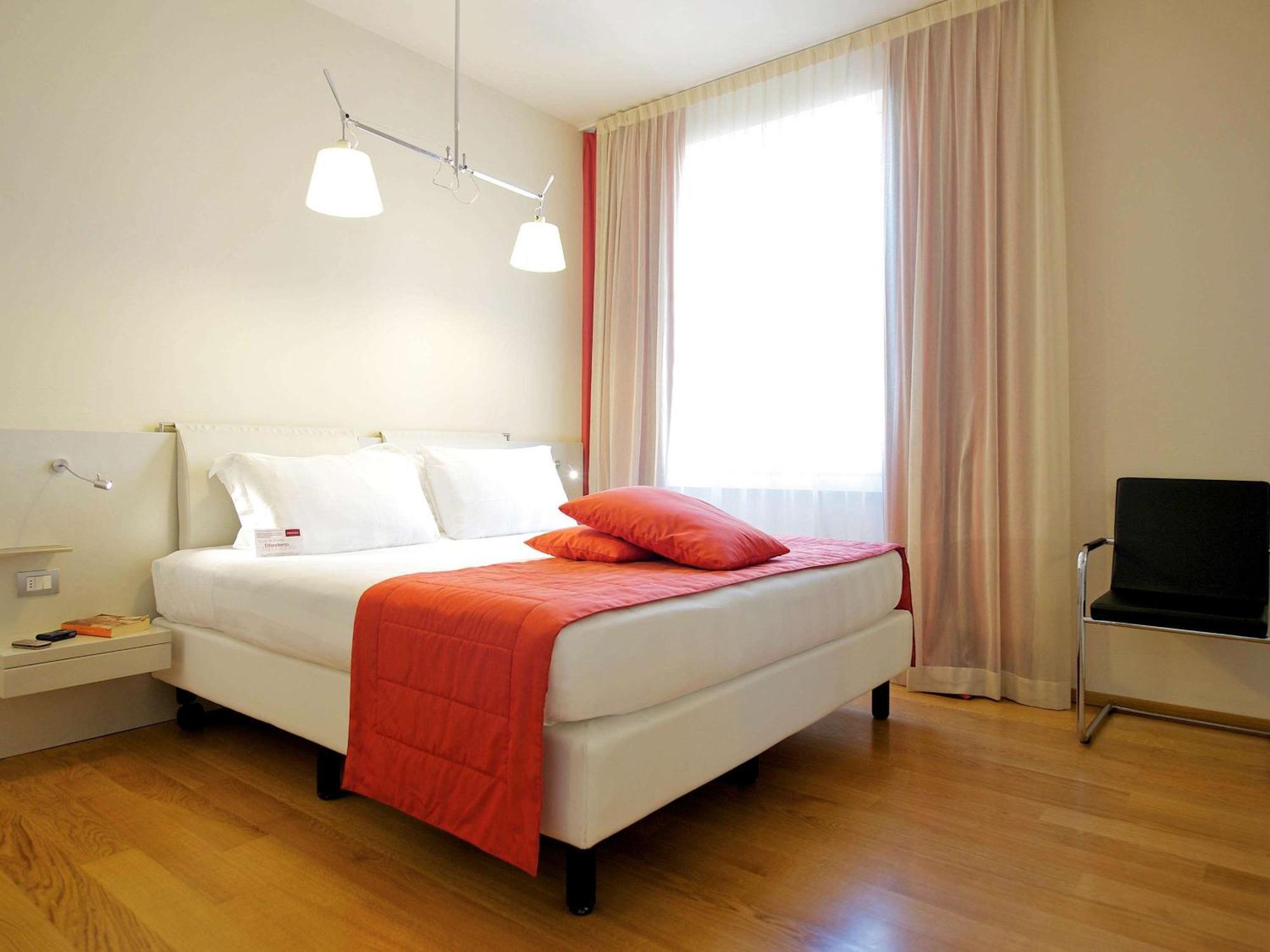 Superior Double Room King Bed
