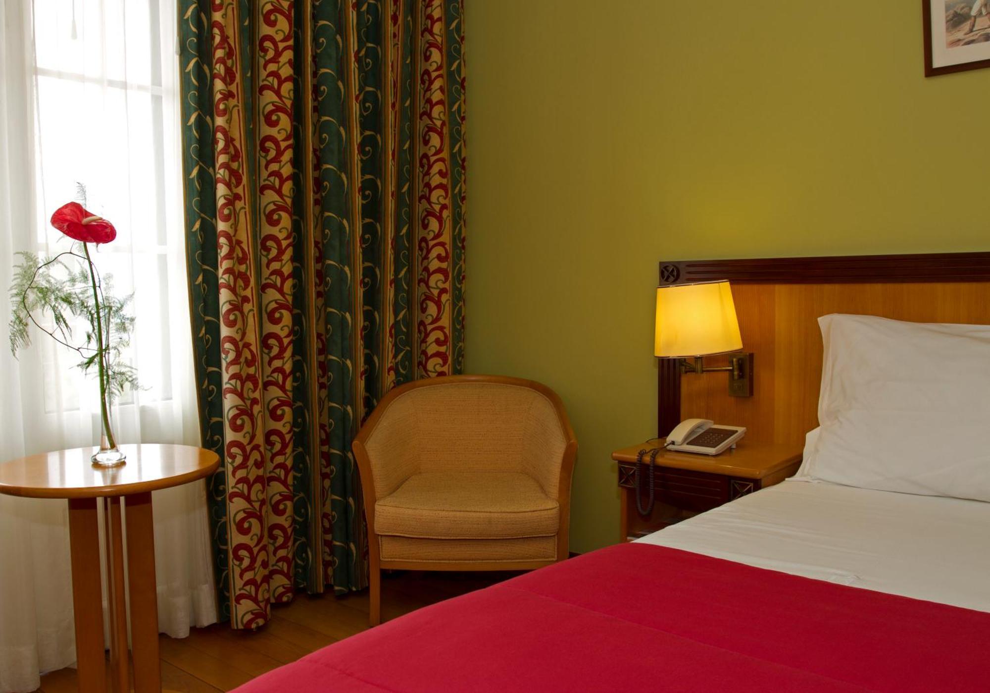Double or Twin Room Garden View