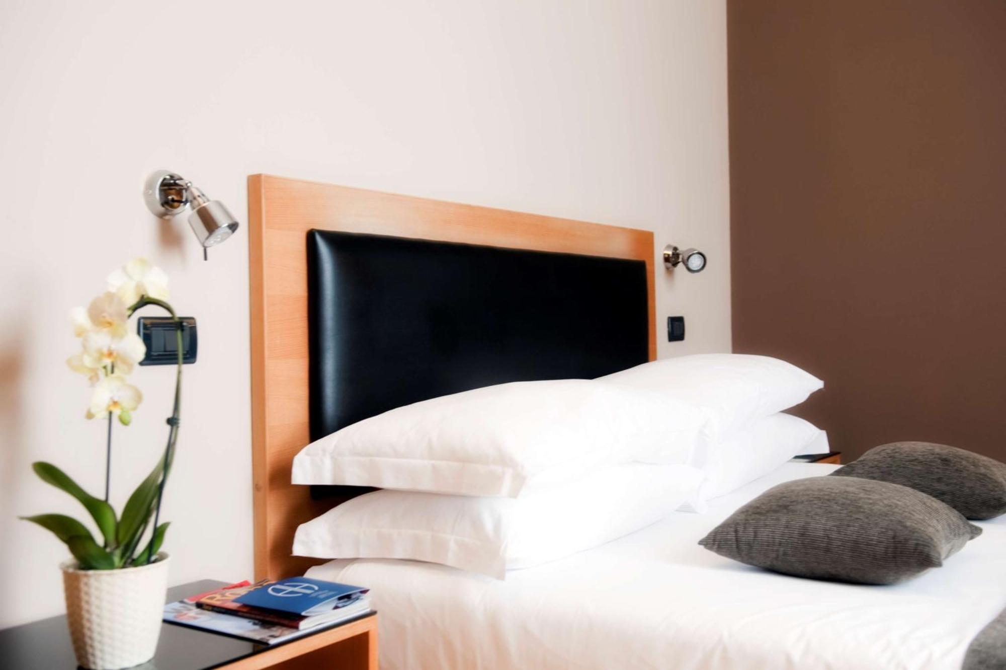 Standard Single Room with French Bed,1209409075:JPEG