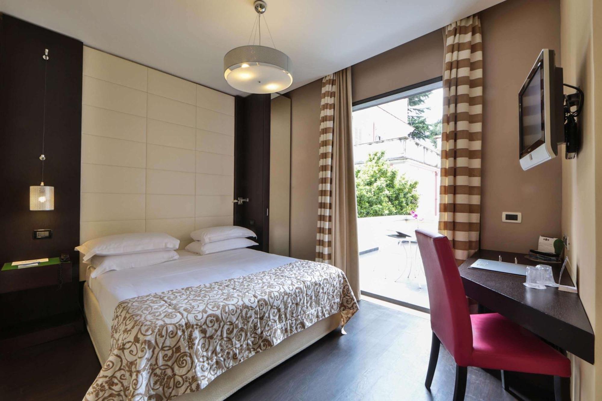 Deluxe Queen Room