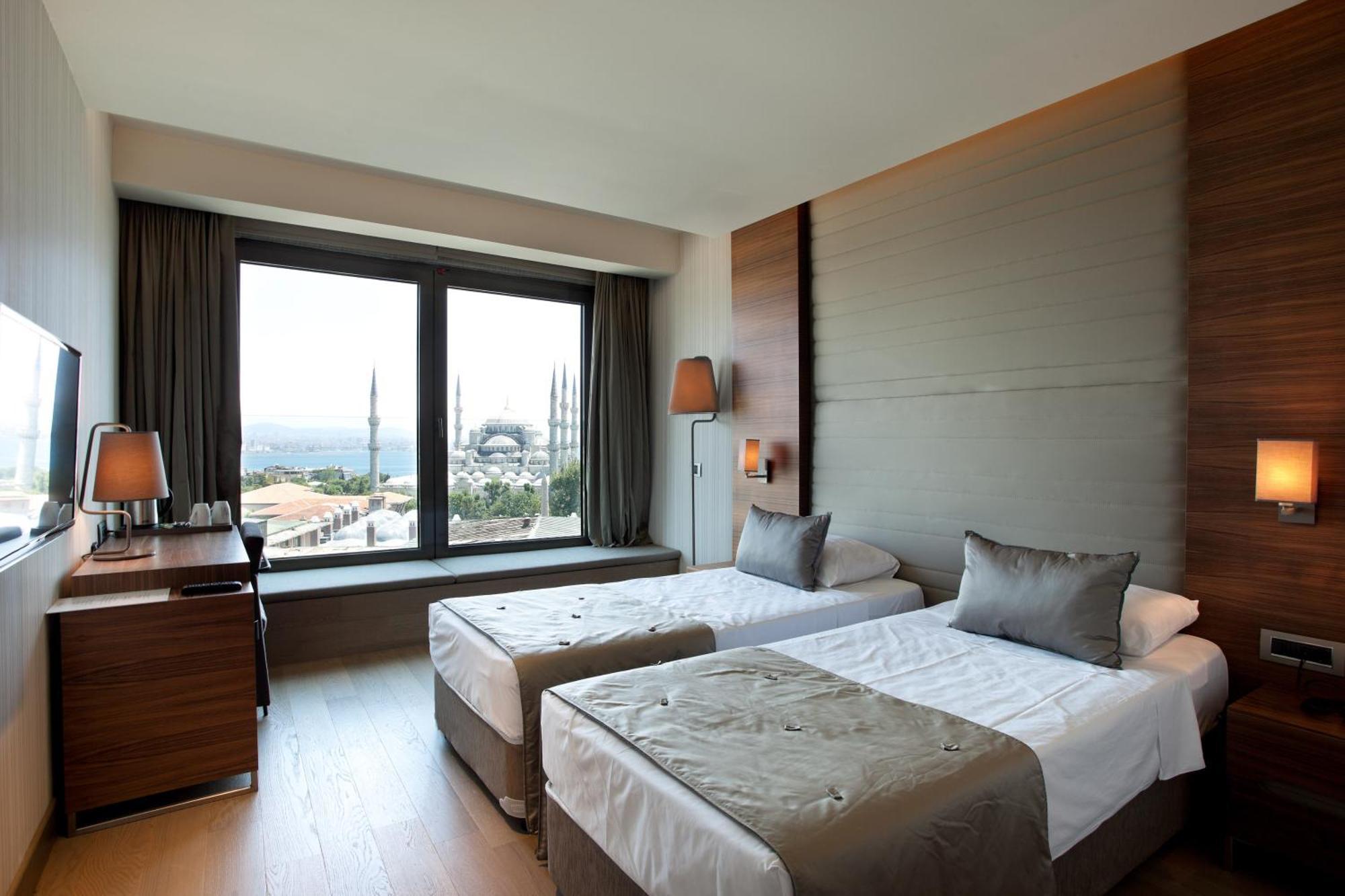 Double or Twin Room Sea View