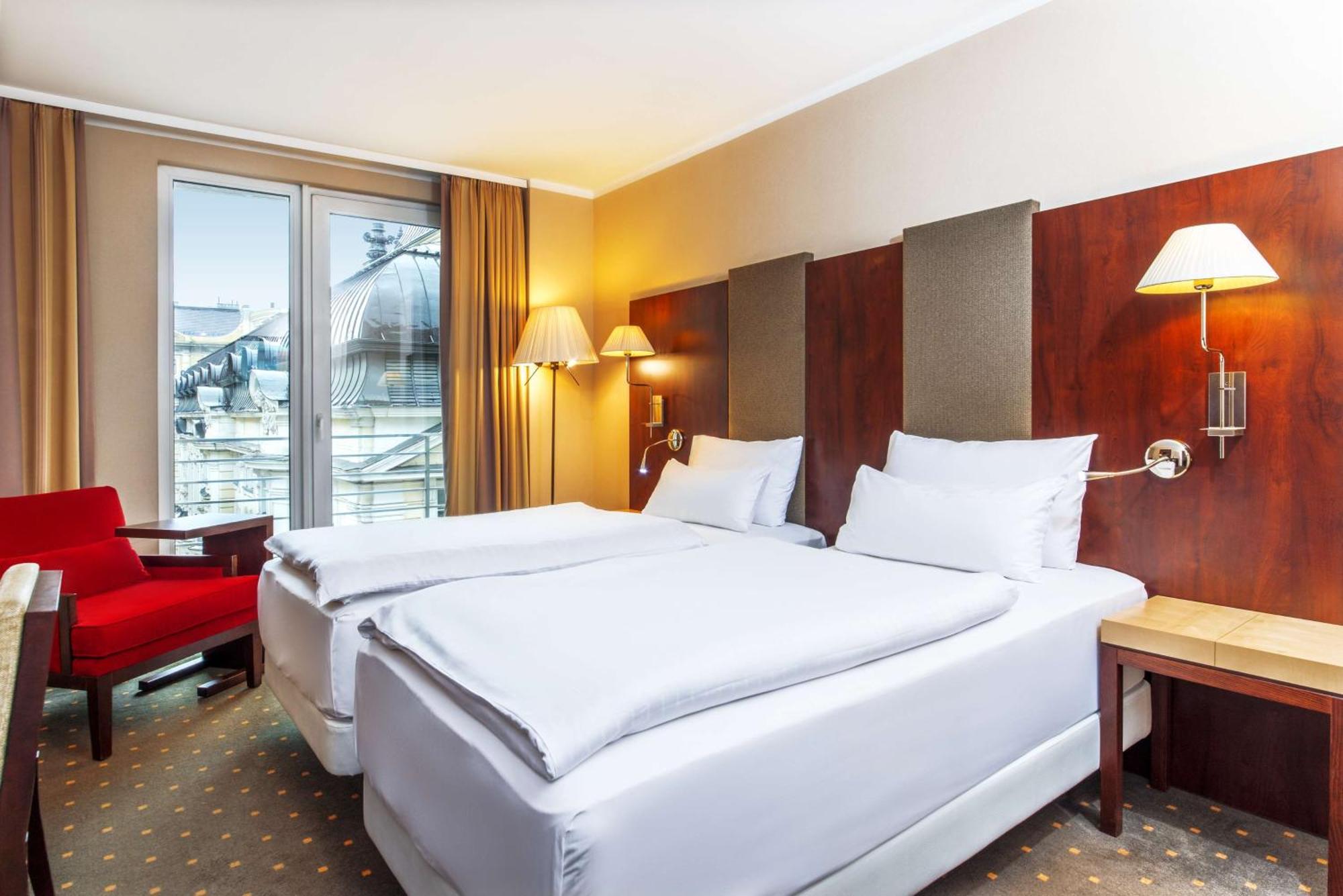 Standard Twin Room with extra bed (2 adults + 1 child),1656171417:JPEG