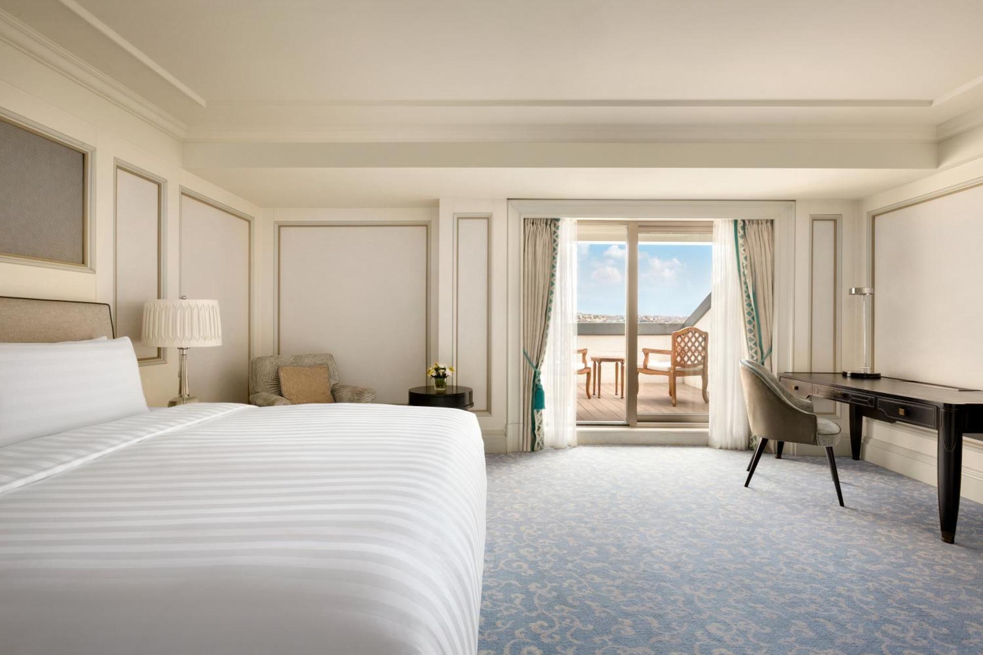 Suite Junior con terraza, vistas al Bósforo y privilegios exclusivos del Horizon