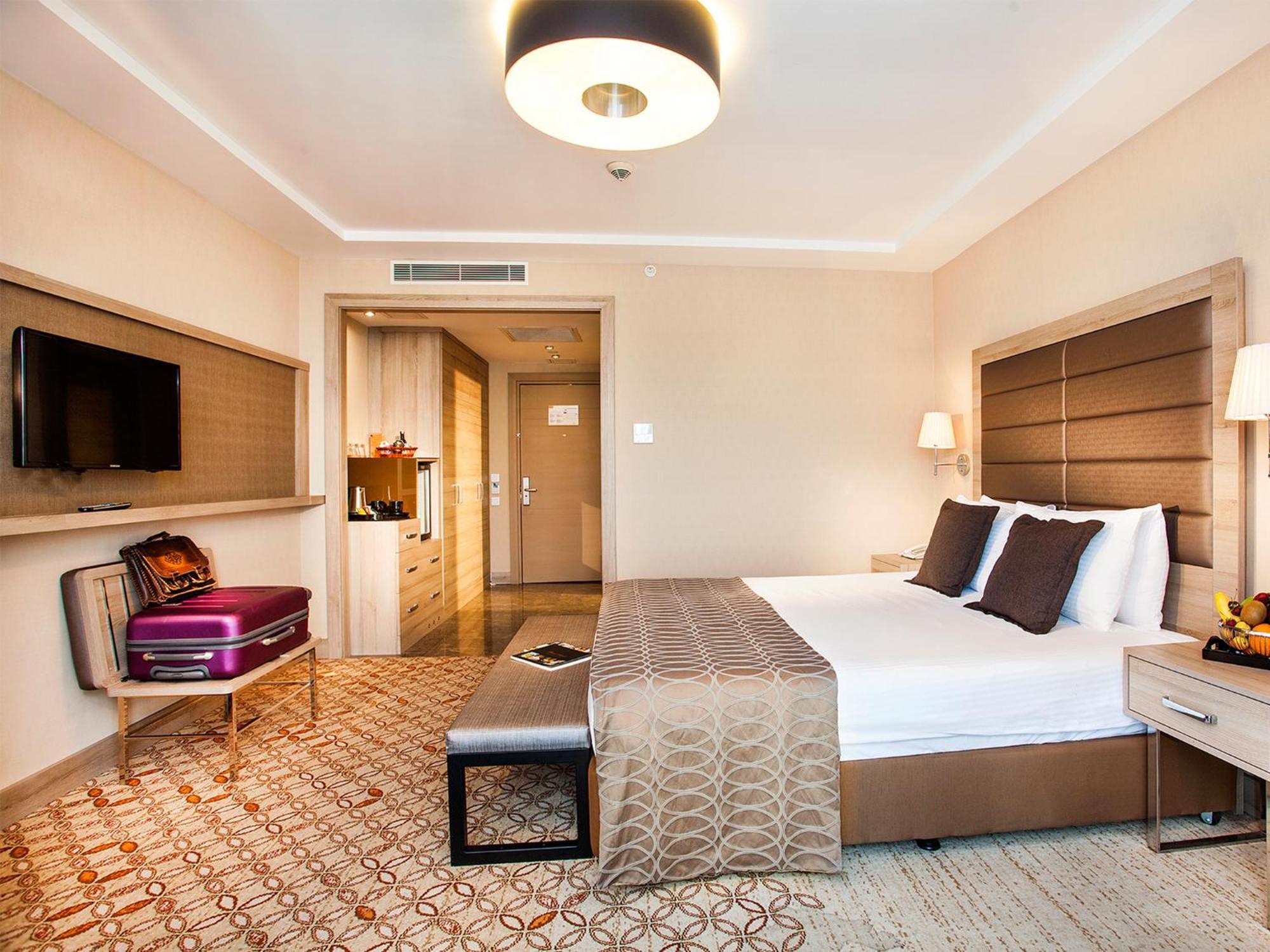 Superior Double Room Partial Sea View