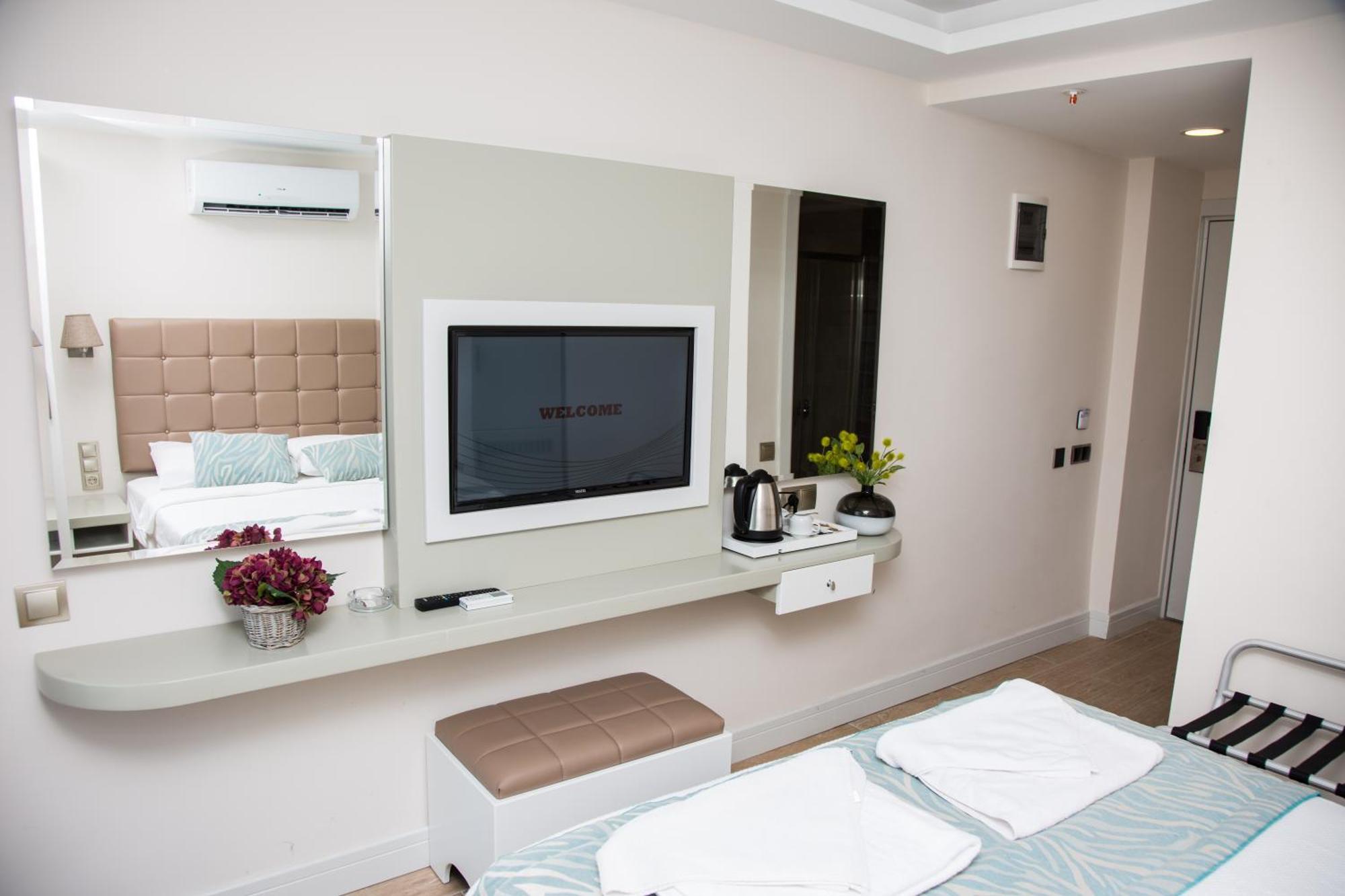 Double or Twin Room Land View