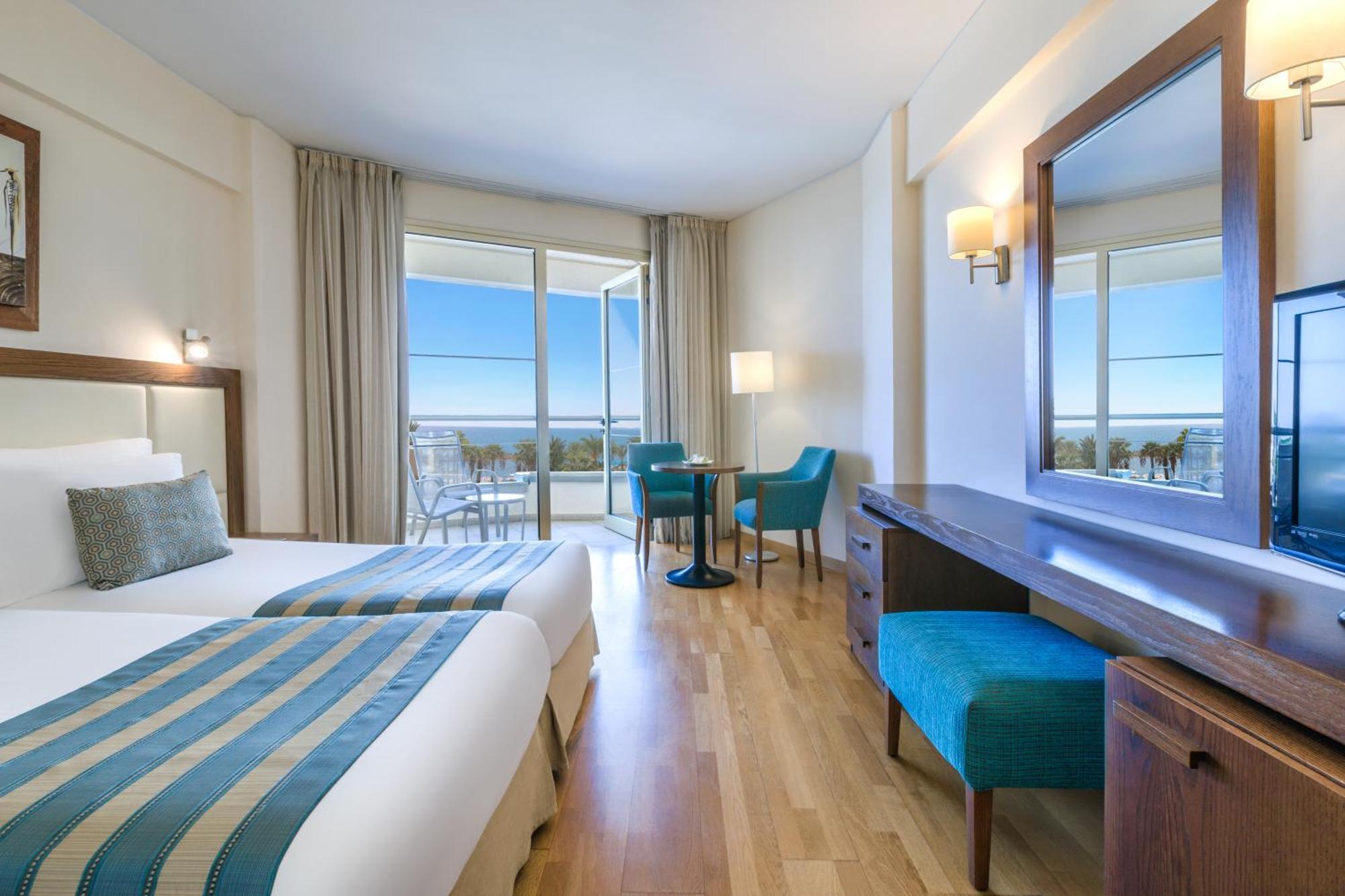 Standard Side Sea View Room