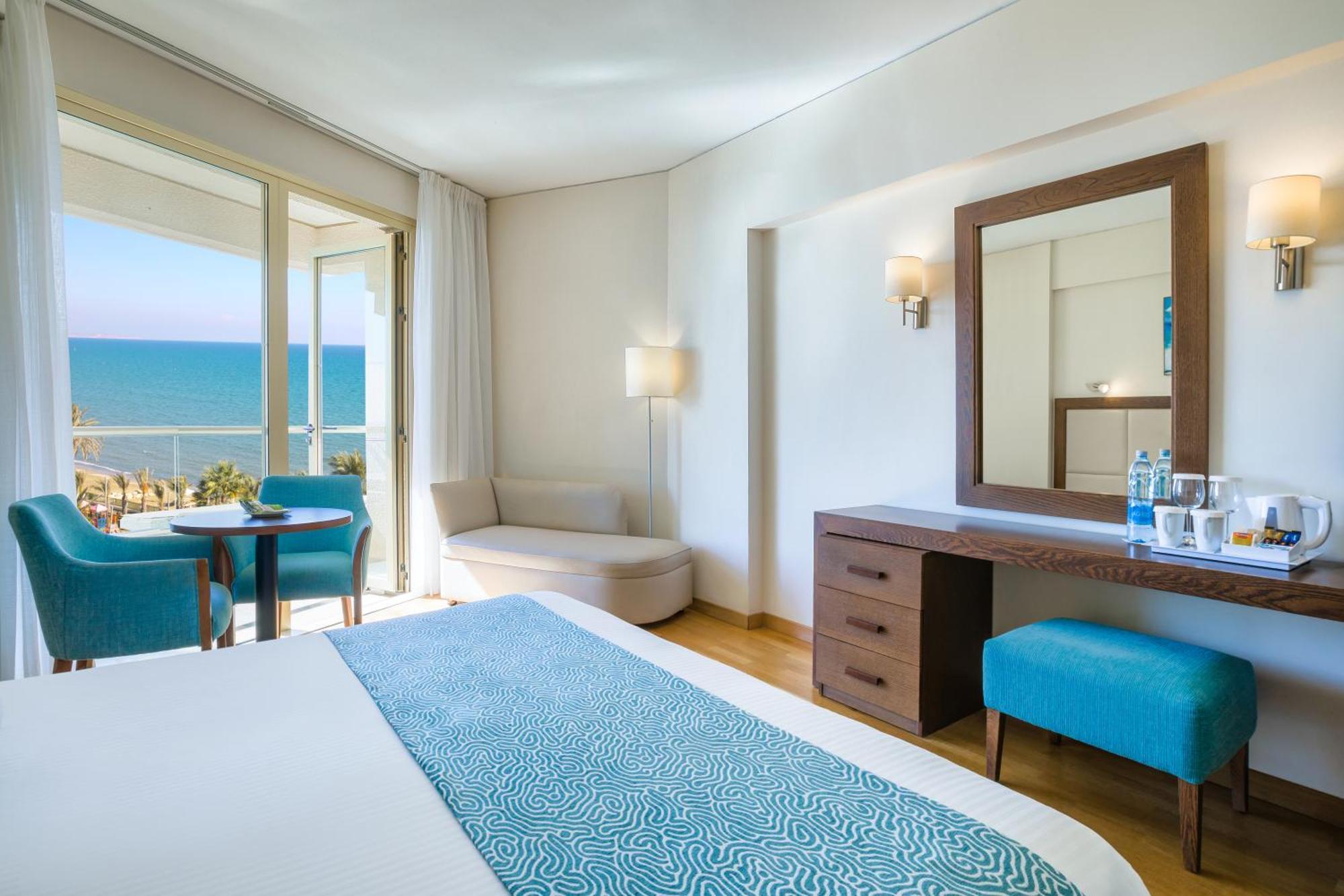 Standard Side Sea View Room
