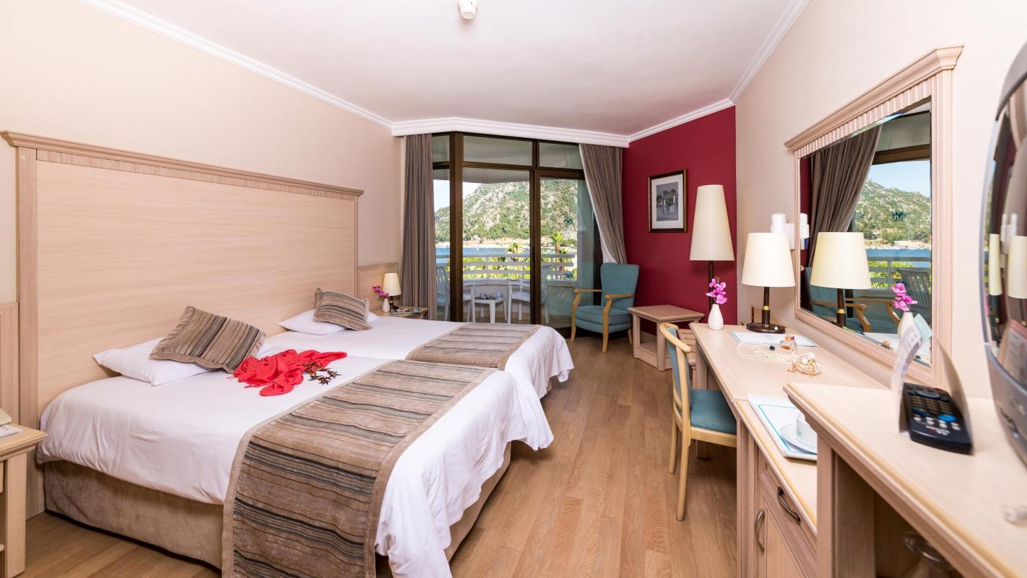 Standard Double or Twin Room with Partial Sea View,1275046669:JPEG