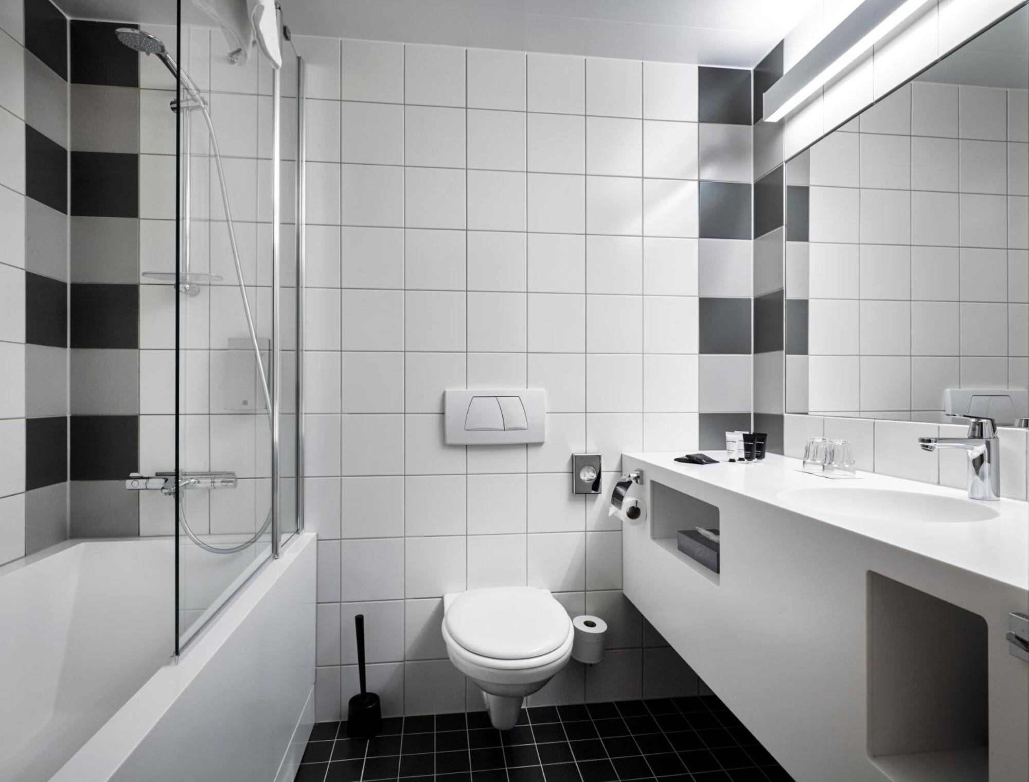 Standard Room with Extra Bed - Gothia Towers (max 2 Adults + 1 Child up to 12 years old),1275049966:JPEG