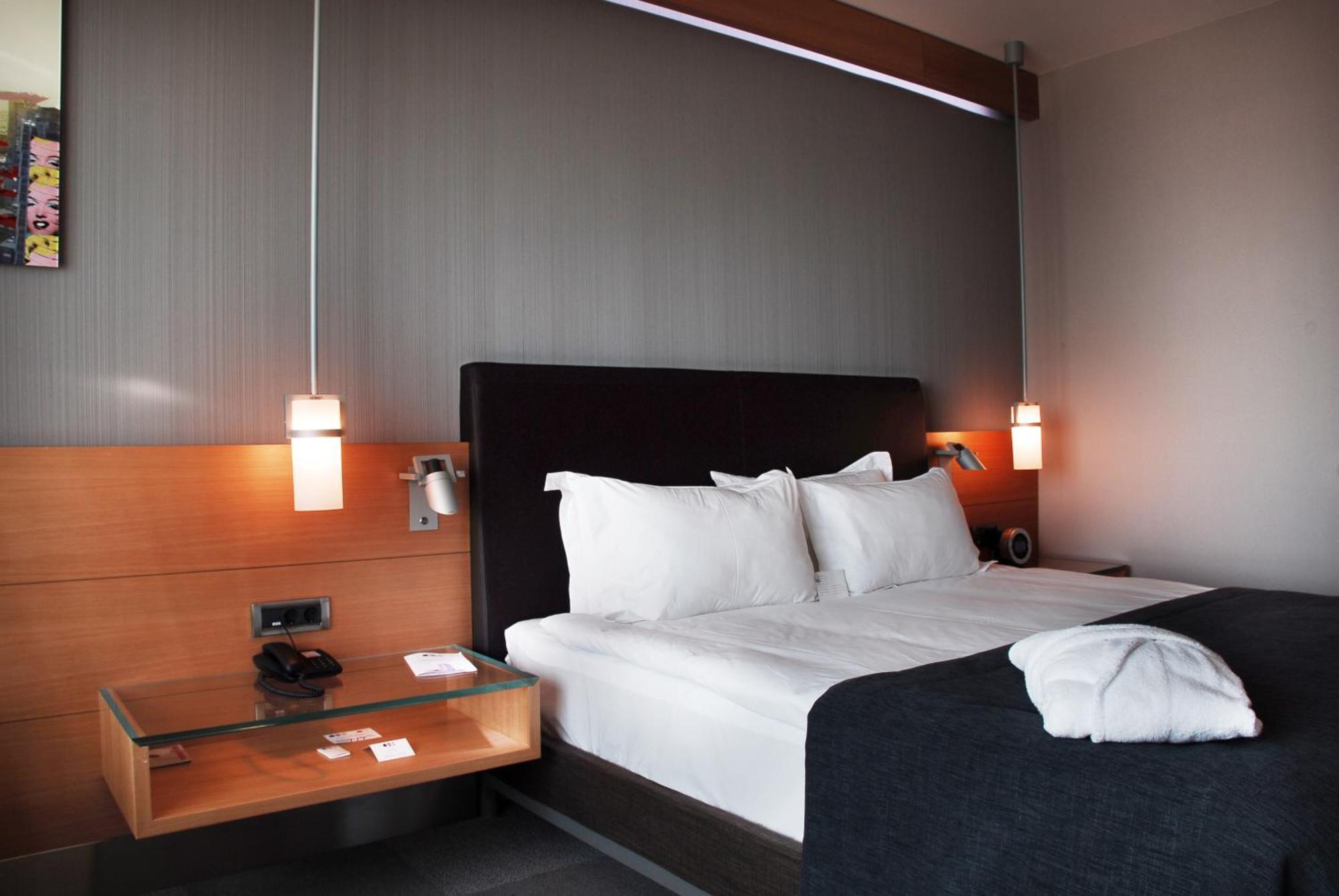 Deluxe Room King Bed