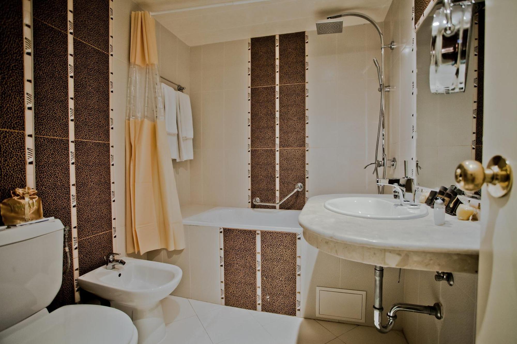 Studio with Sea View and Balcony with Free Parking included