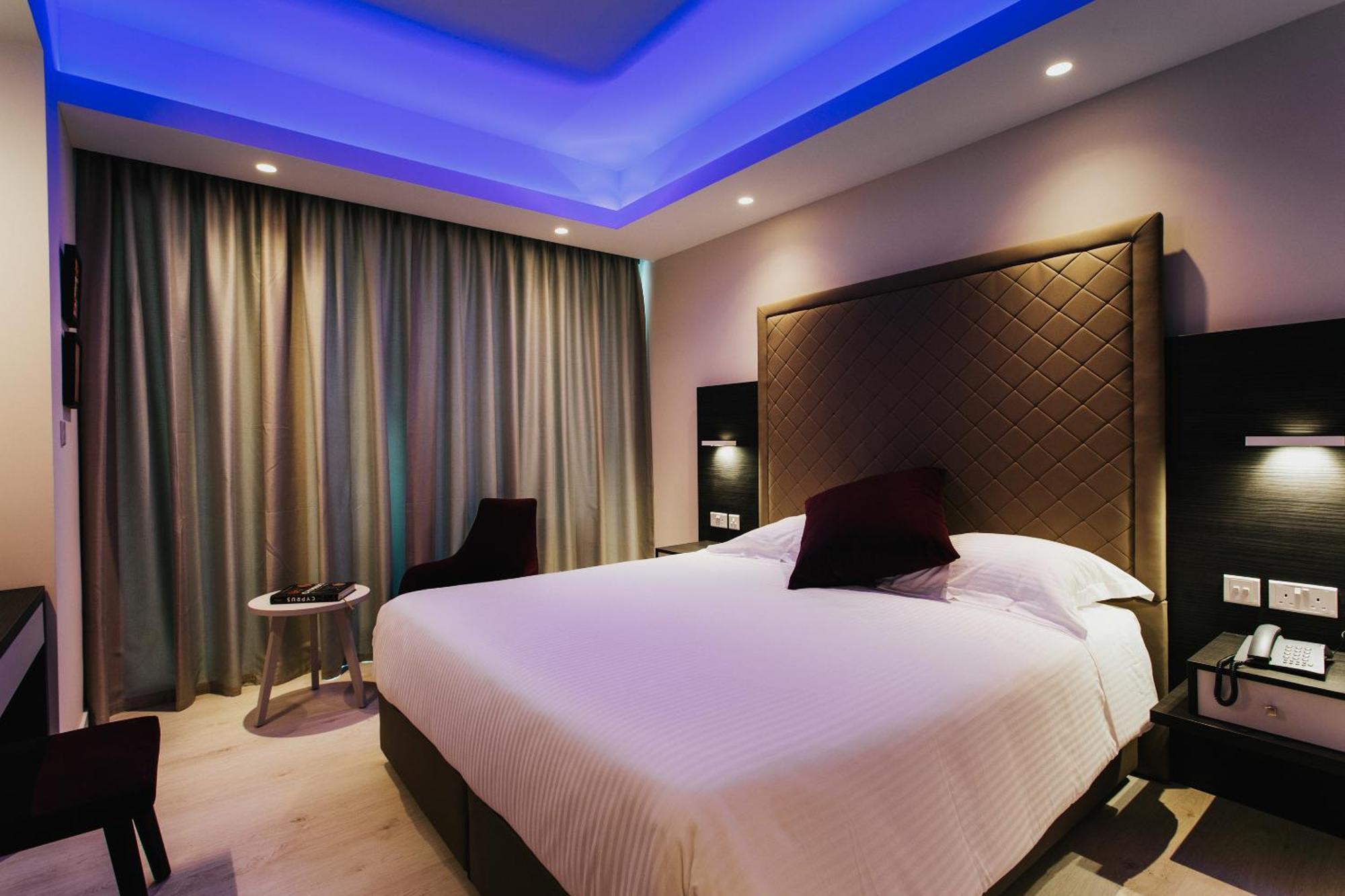 Suite Spa Bath,1234987721:JPEG