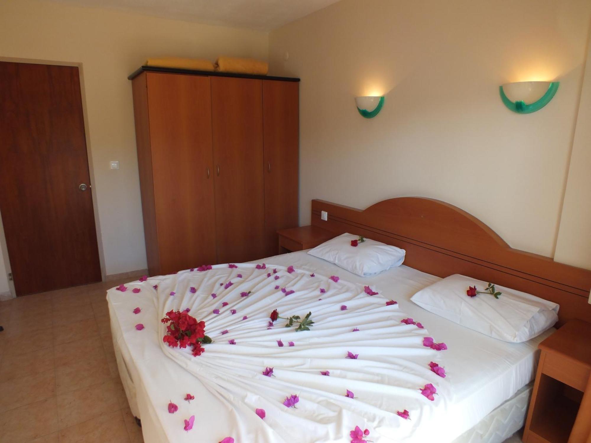 One-Bedroom Suite Garden View