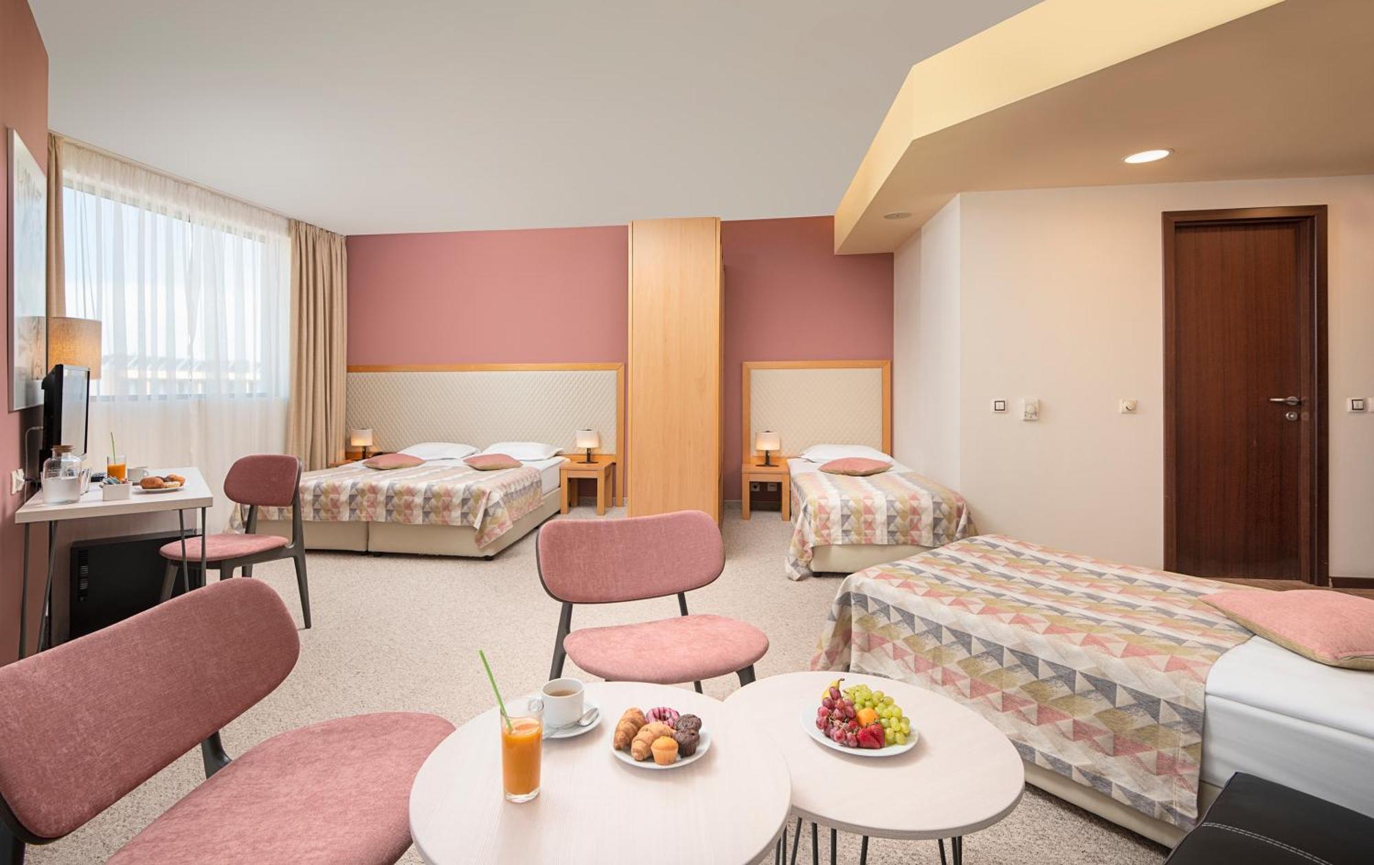 Junior Suite,1275241828:JPEG