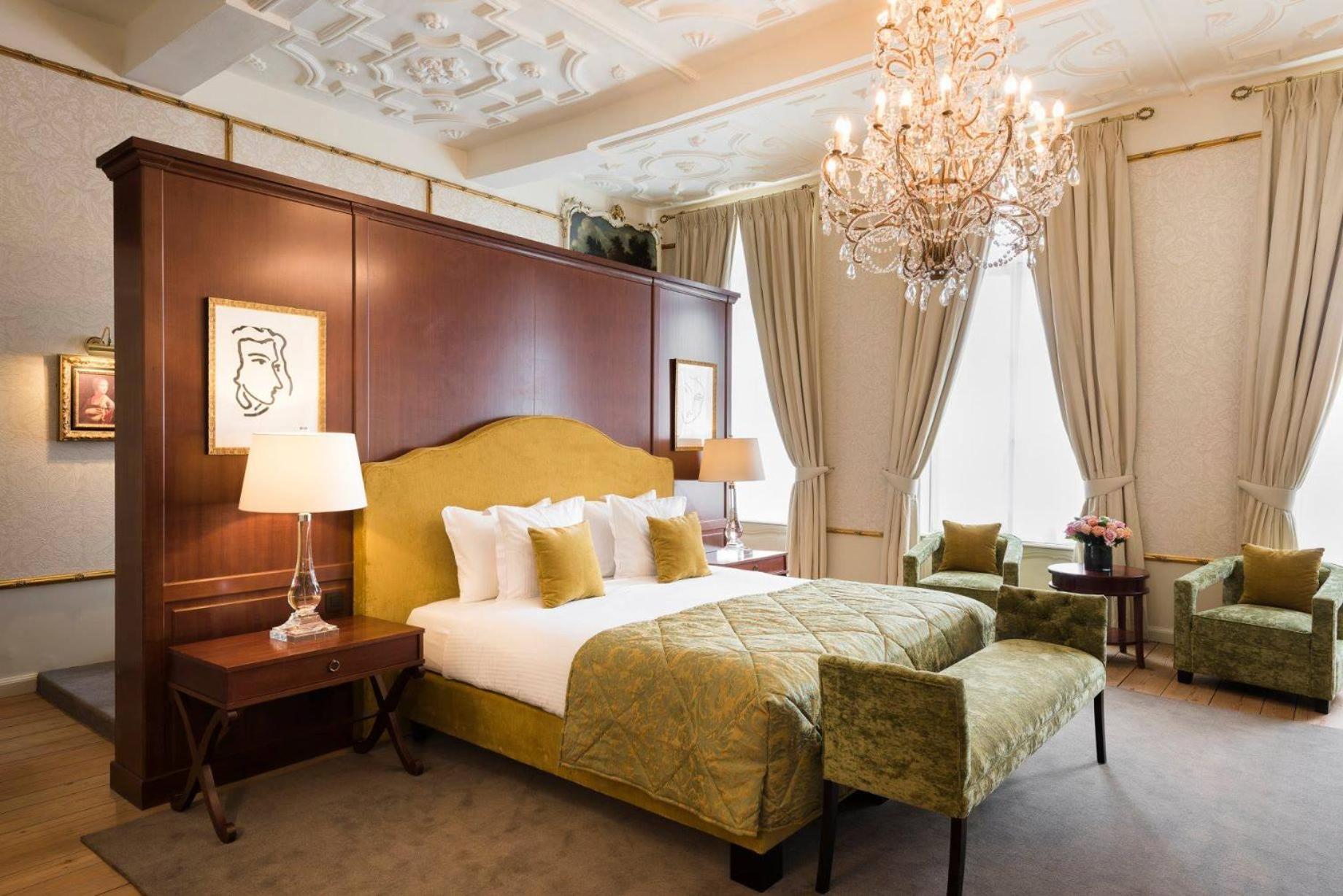 Mary of Burgundy Suite