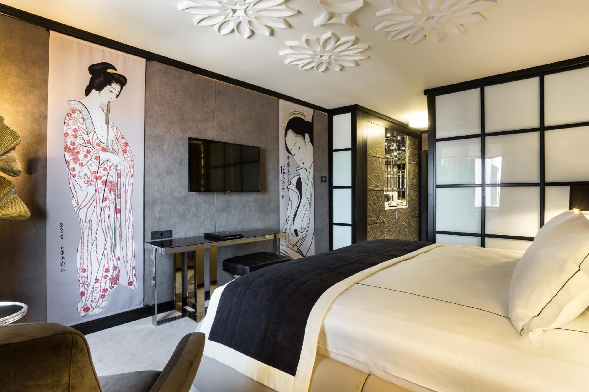Premium King Room
