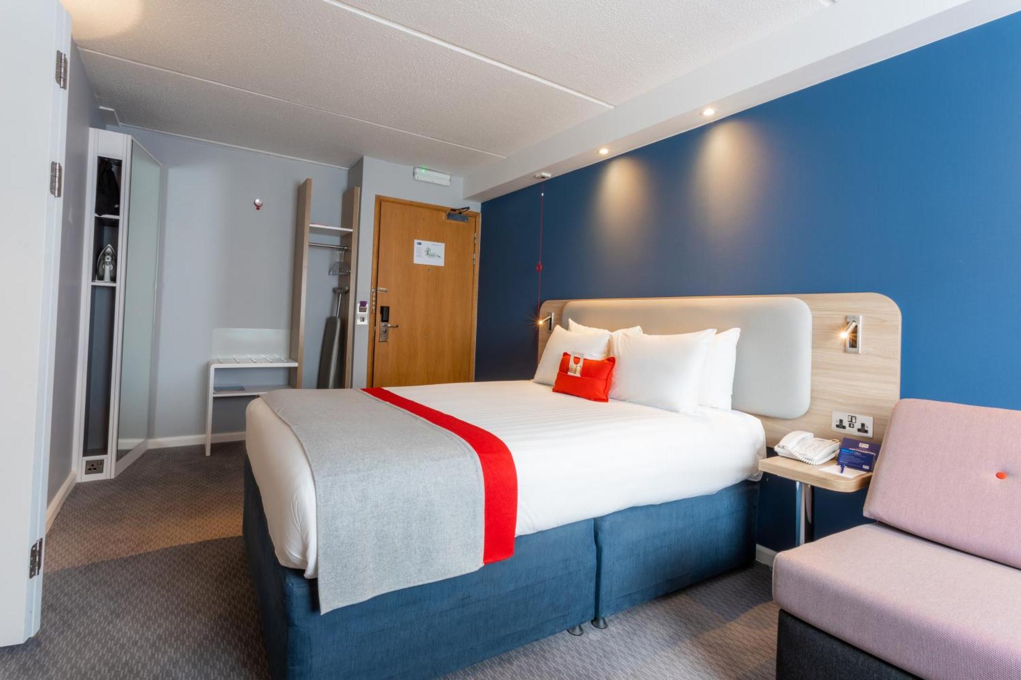 Standard Double Room with Free Hot Breakfast - Accessible