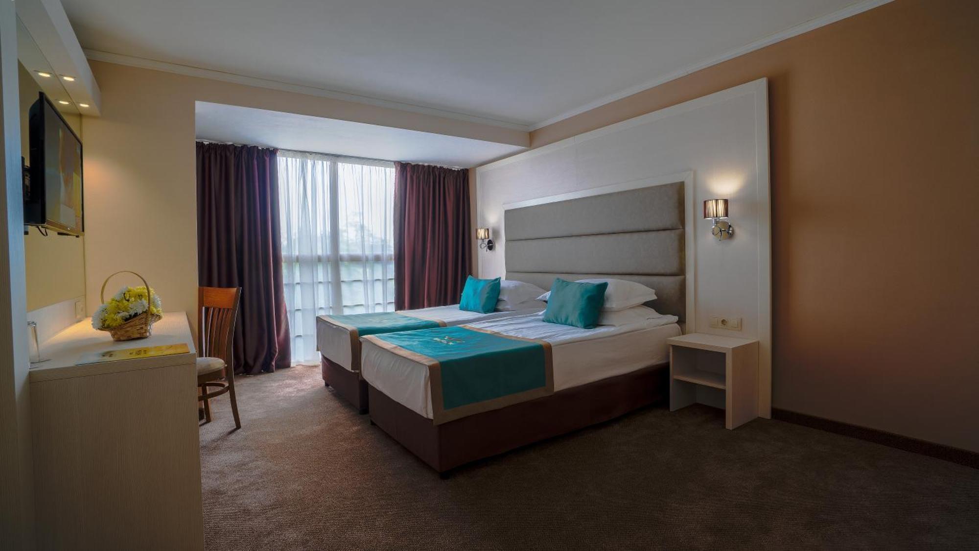 Double or Twin Room Balcony Park View