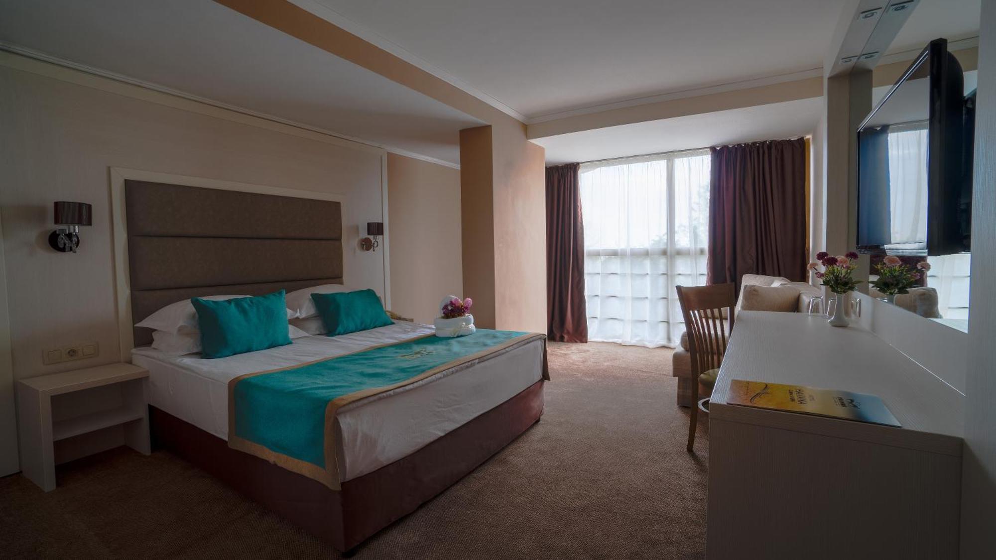 Double or Twin Room Balcony Park View