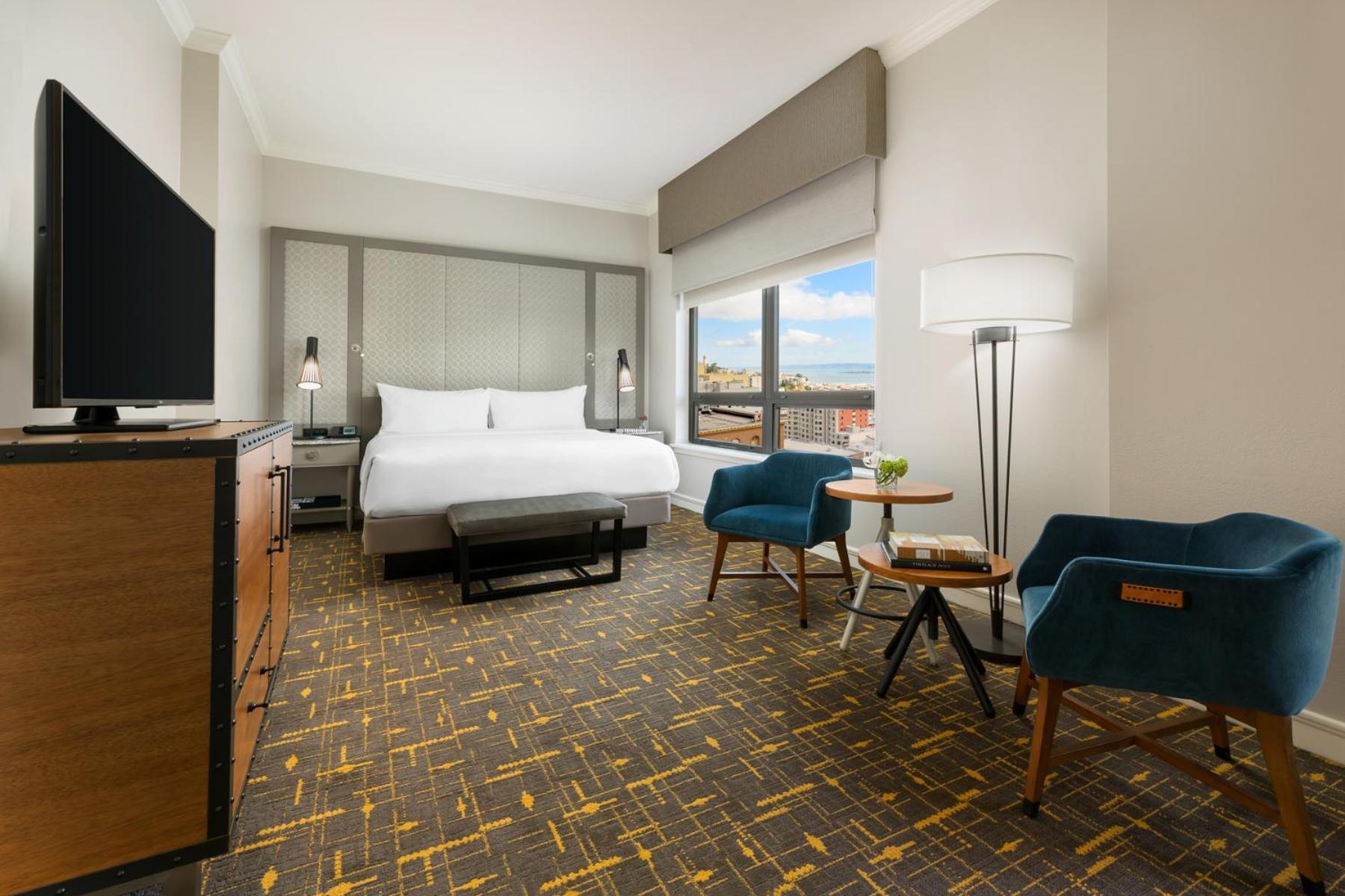 Premier King Room View