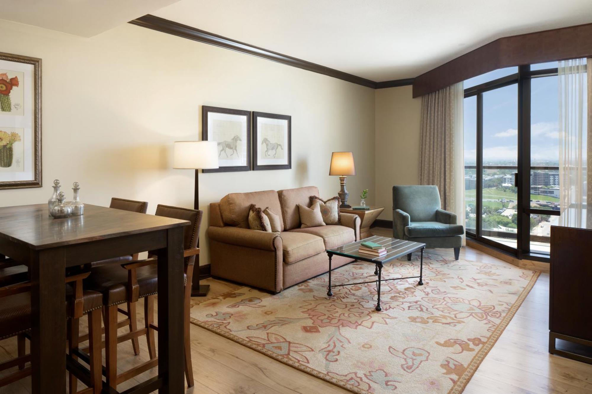Suite Executiva com 1 Quarto, 1 Cama e Varanda