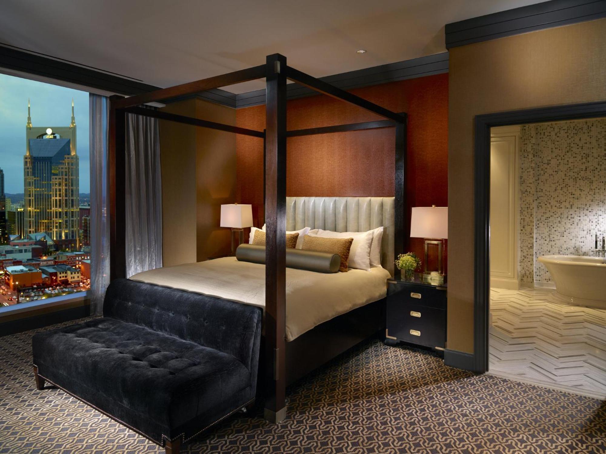 One Bedroom Suite 1 King Bed