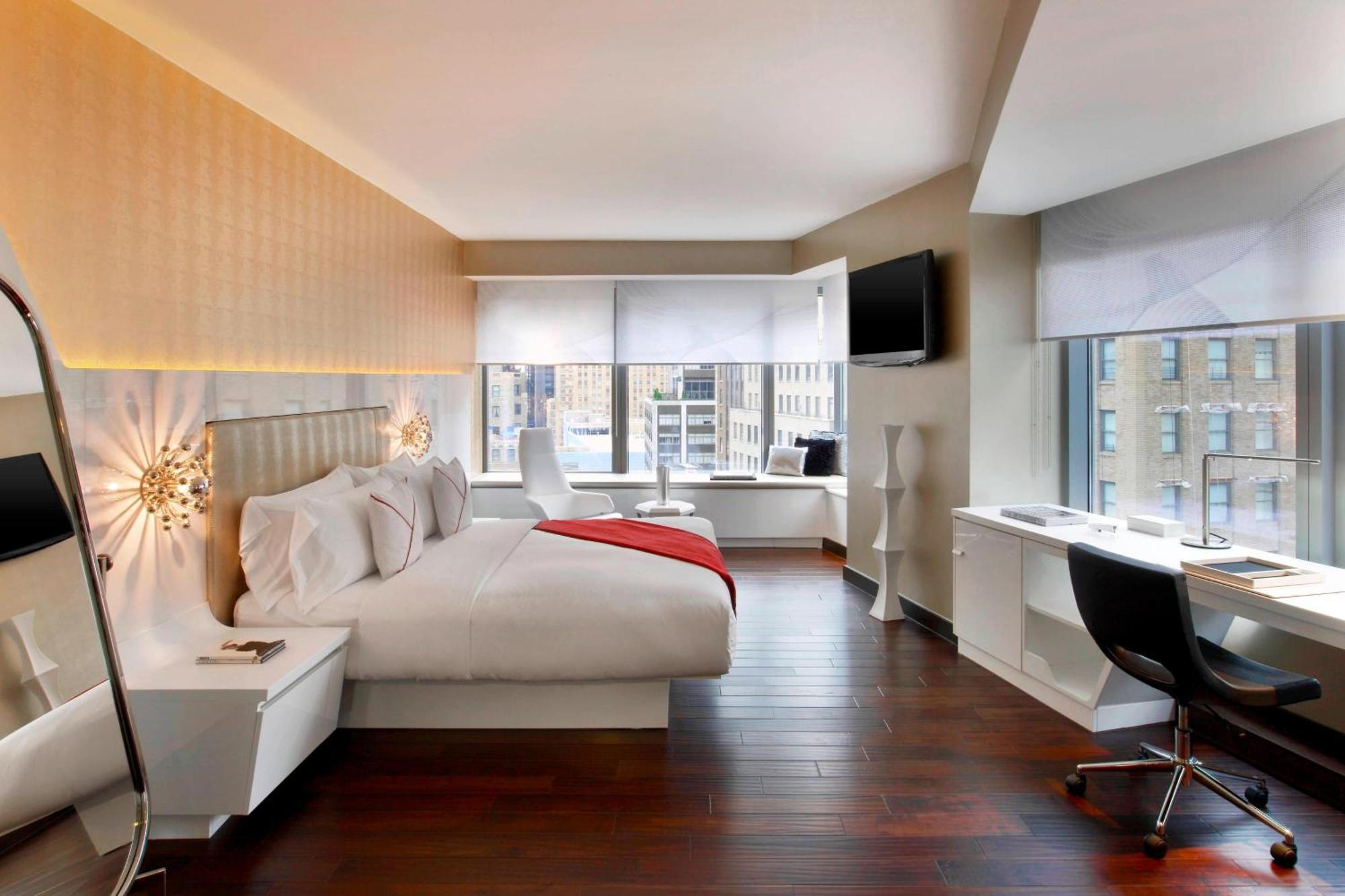 One-Bedroom King Deluxe Suite City View Non-Smoking