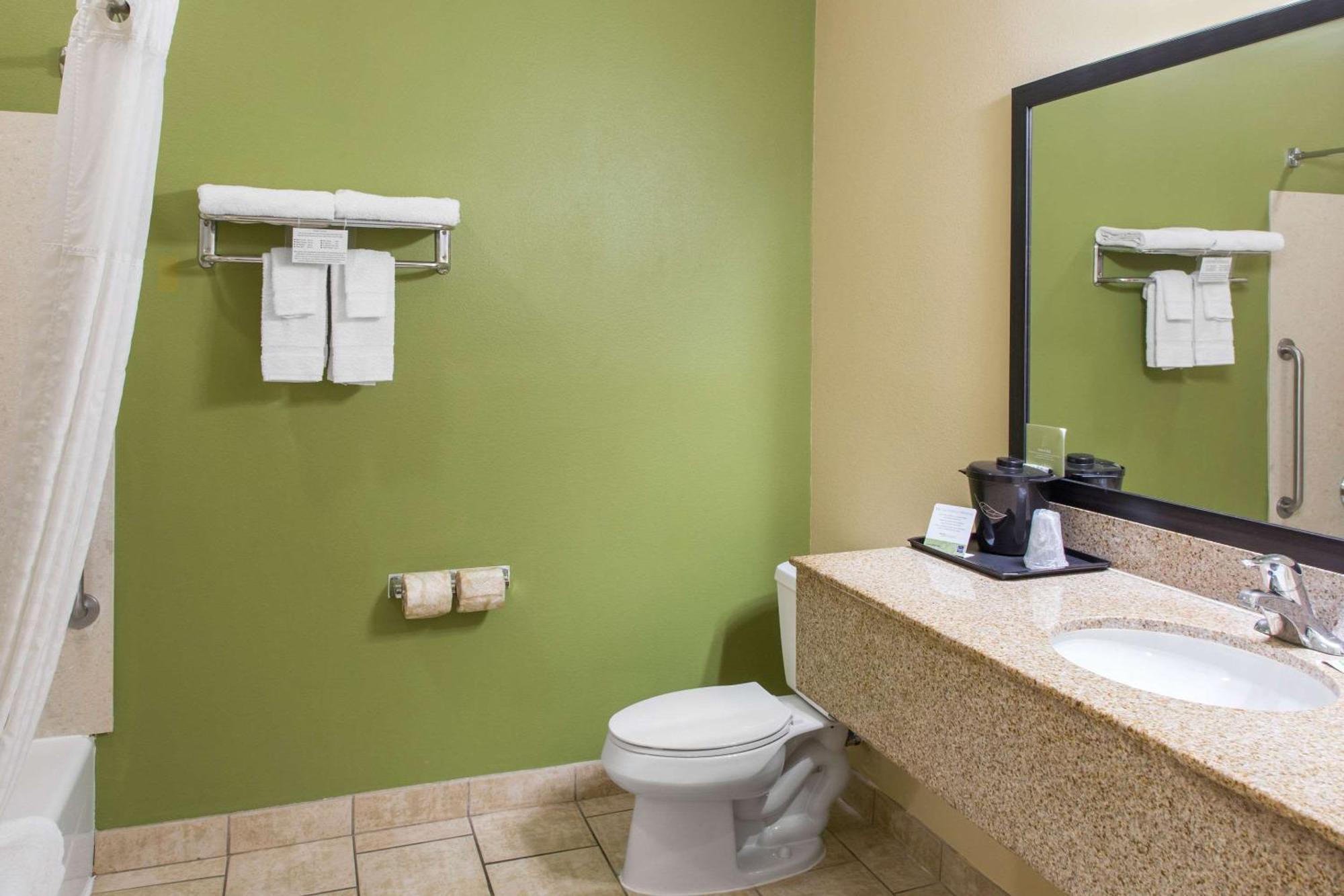 Queen Room - Accessible/Non-Smoking,1275893254:JPEG
