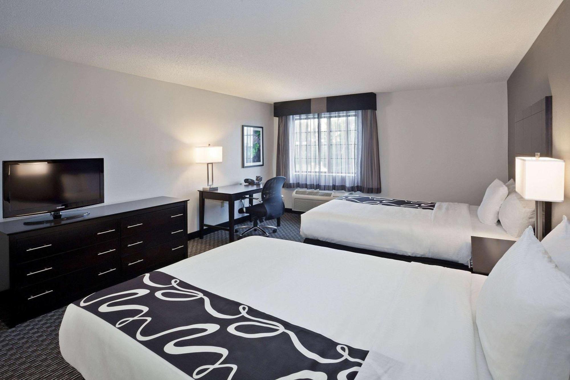 Deluxe Interior Double Room with Two Double Beds - Non-Smoking