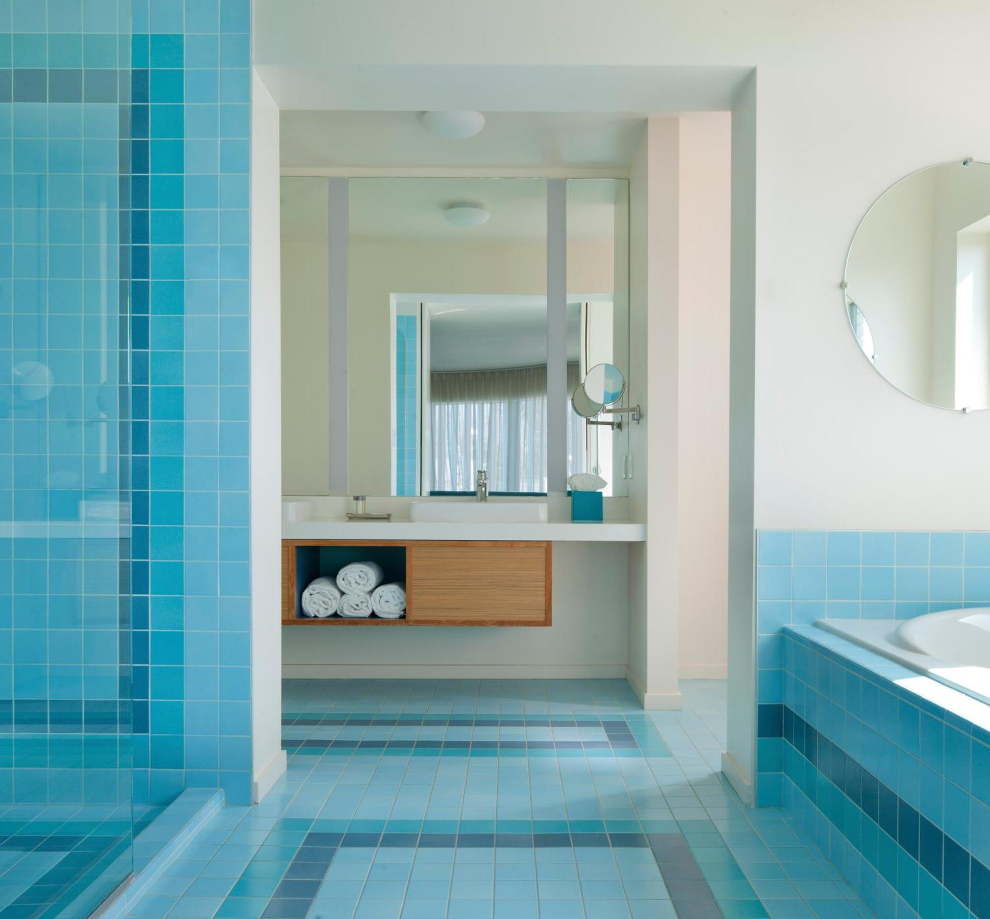 King Suite Spa Bath