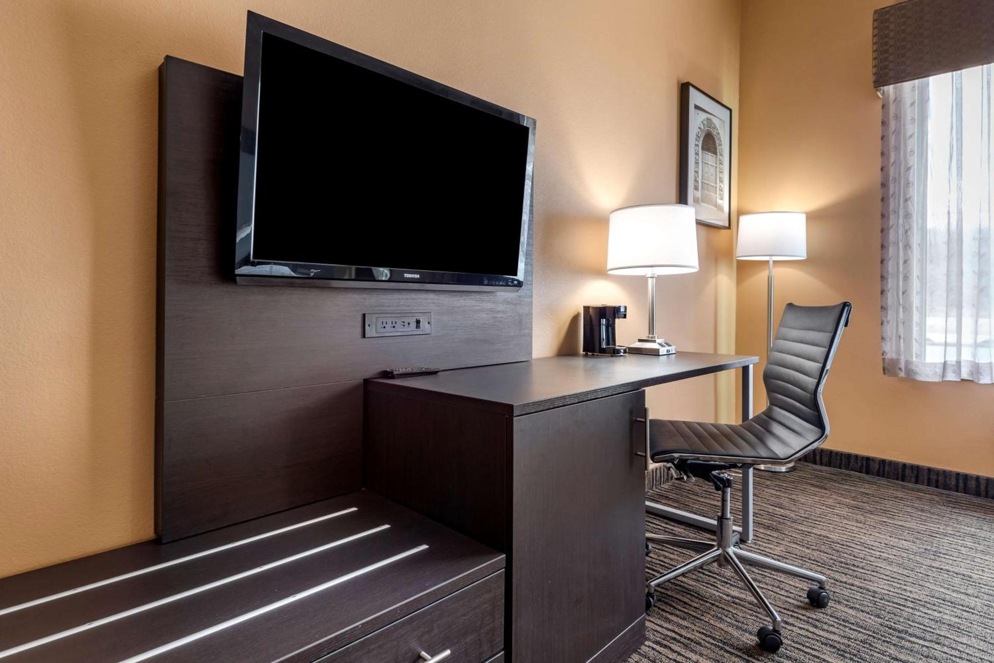 Zimmer mit Kingsize-Bett und Badewanne – barrierefrei, Nichtraucher