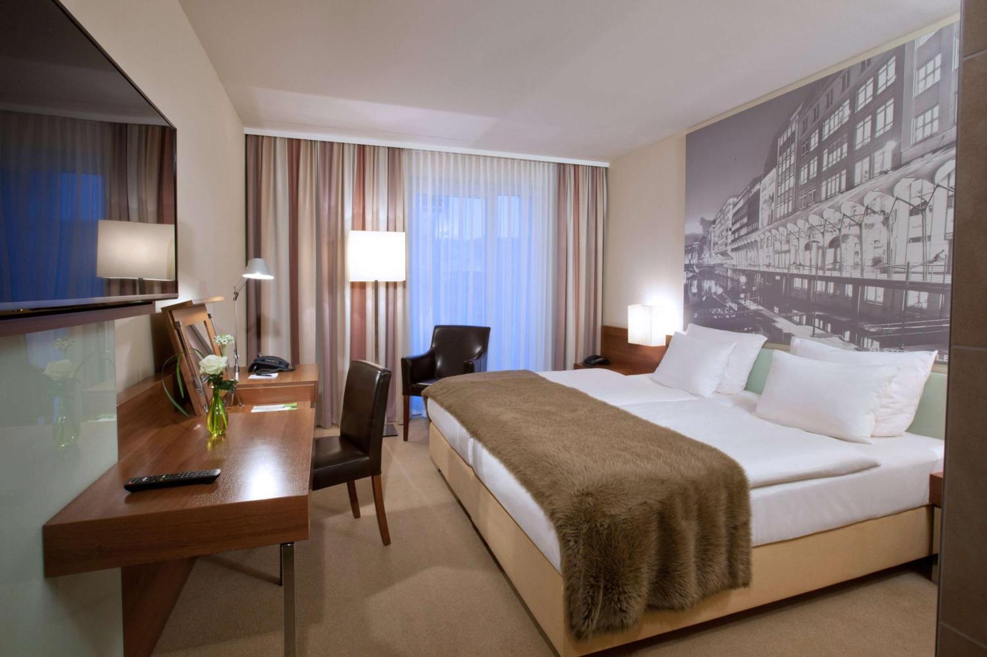 King Room,685242411:JPEG