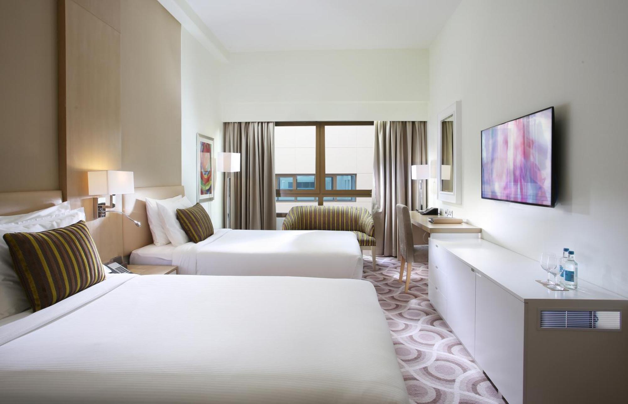 Guest Room Complimentary Shuttle Bus to Beach & Mall of the Emirates,1277087605:JPEG