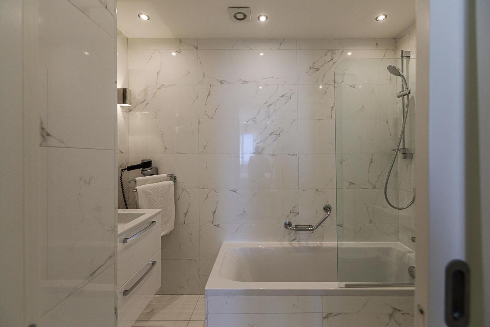 Deluxe Double or Twin Room Sea View