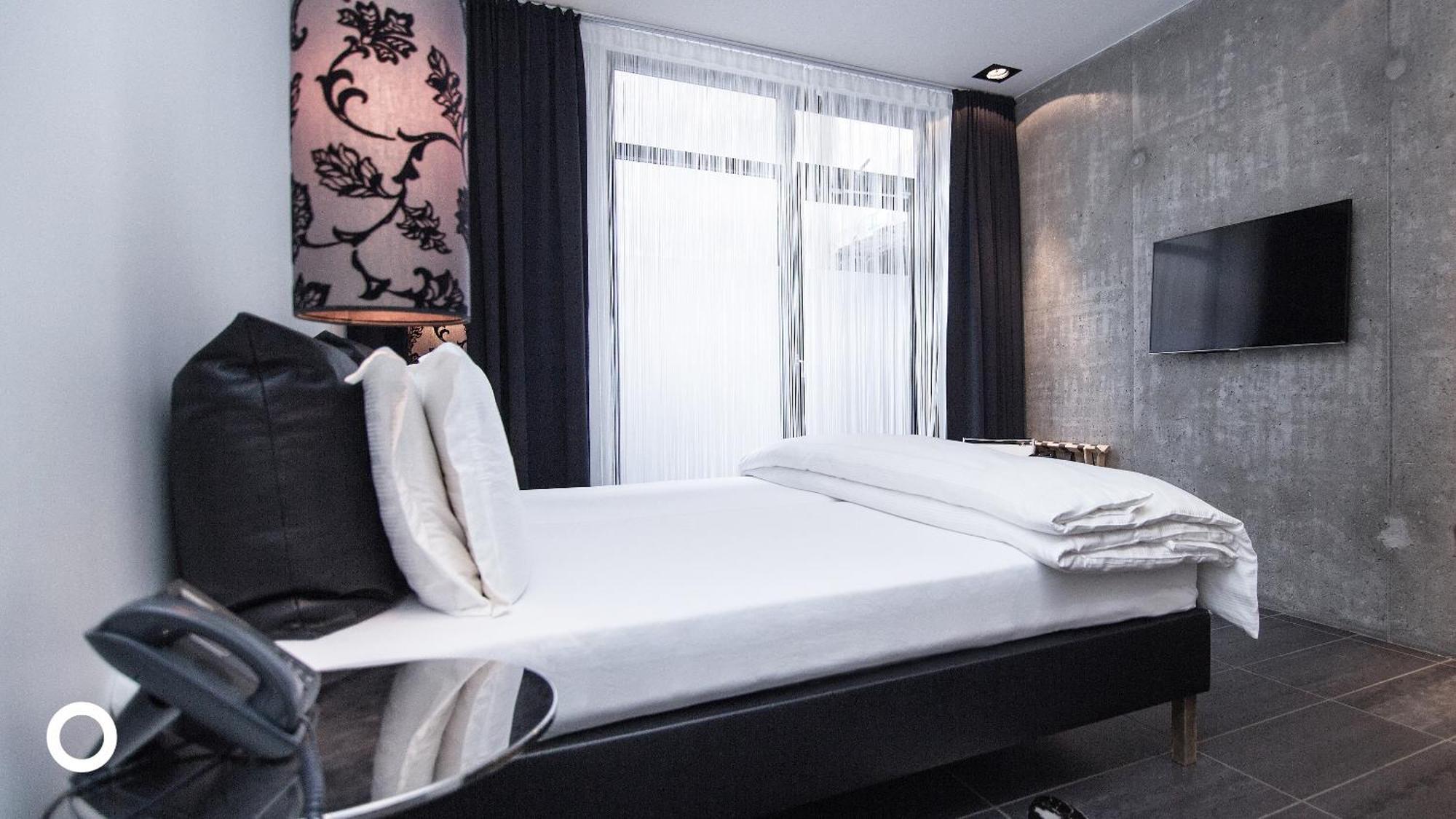 Standard Double or Twin Room,1277137312:JPEG
