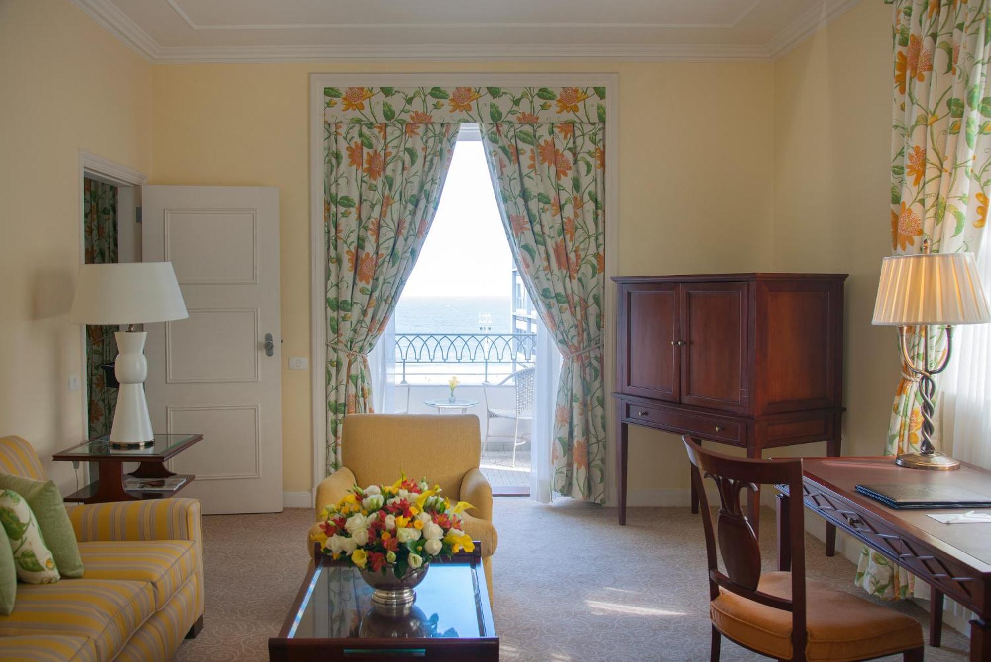 Suite met 1 Slaapkamer en Uitzicht op het Zwembad