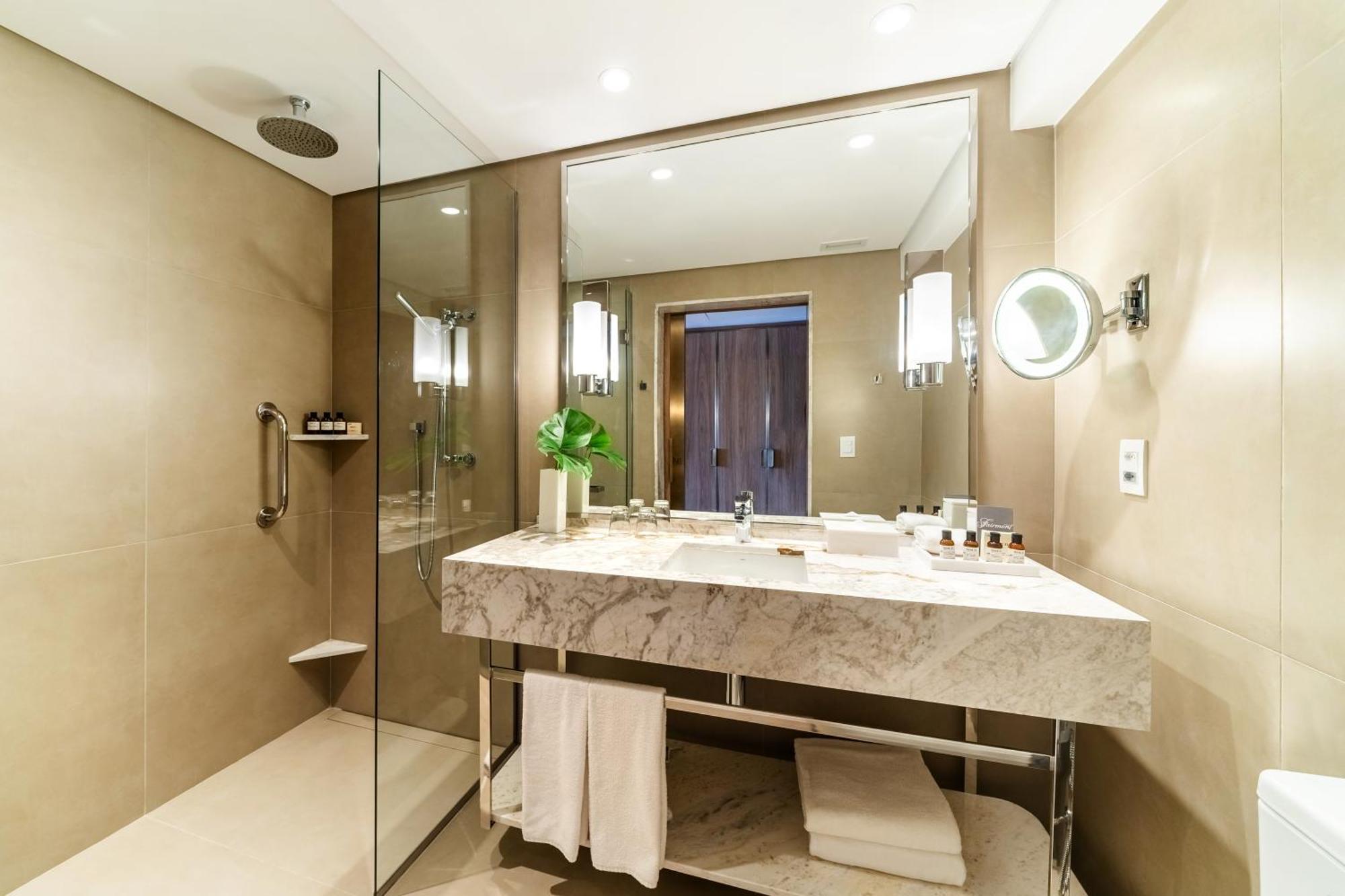 One-Bedroom King Suite with Sea View,750336752:JPEG