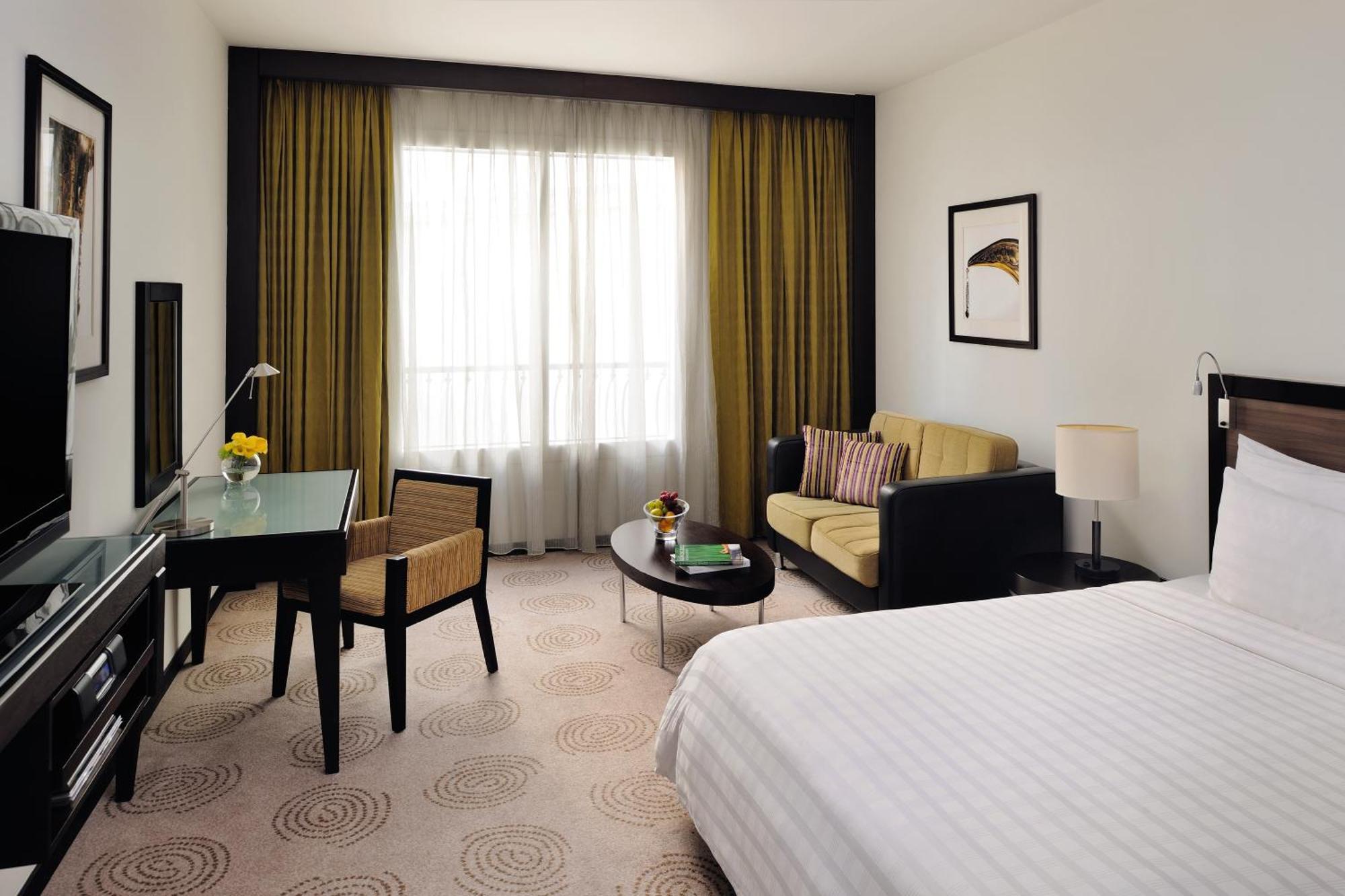 AVANI Room Early Check & Late Check-Out Rooftop Pool Access