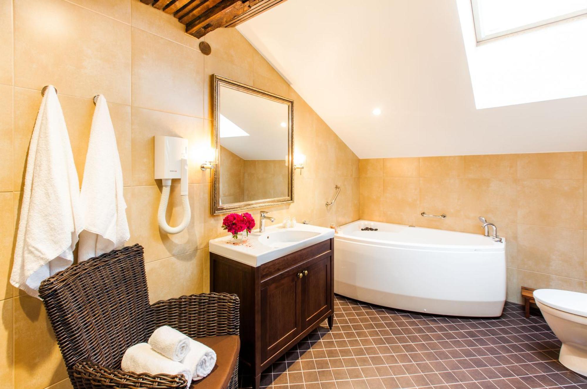 Zen Deluxe Junior Suite SPA Bath