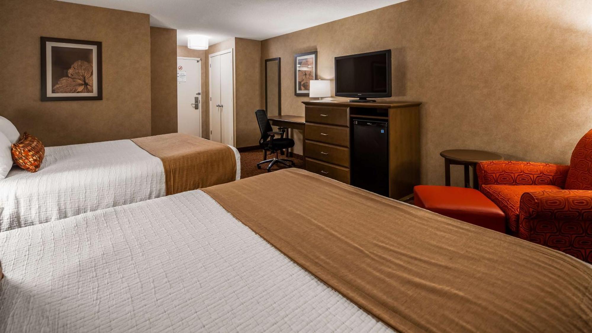 Queen Room Two Queen Beds Tower or Non-Smoking