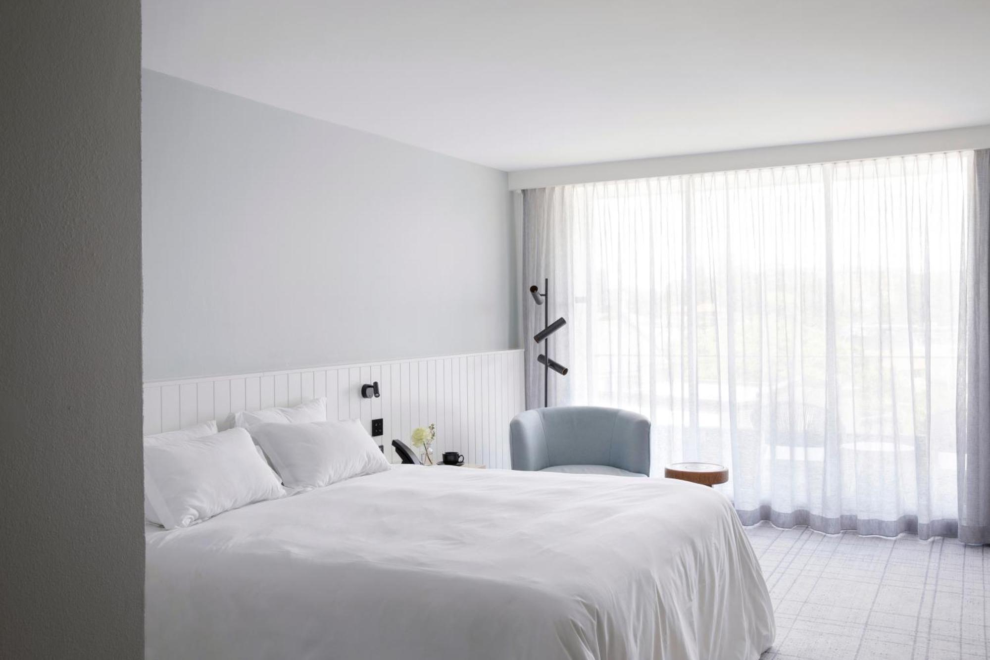 Atrium Deluxe Zimmer mit Kingsize-Bett