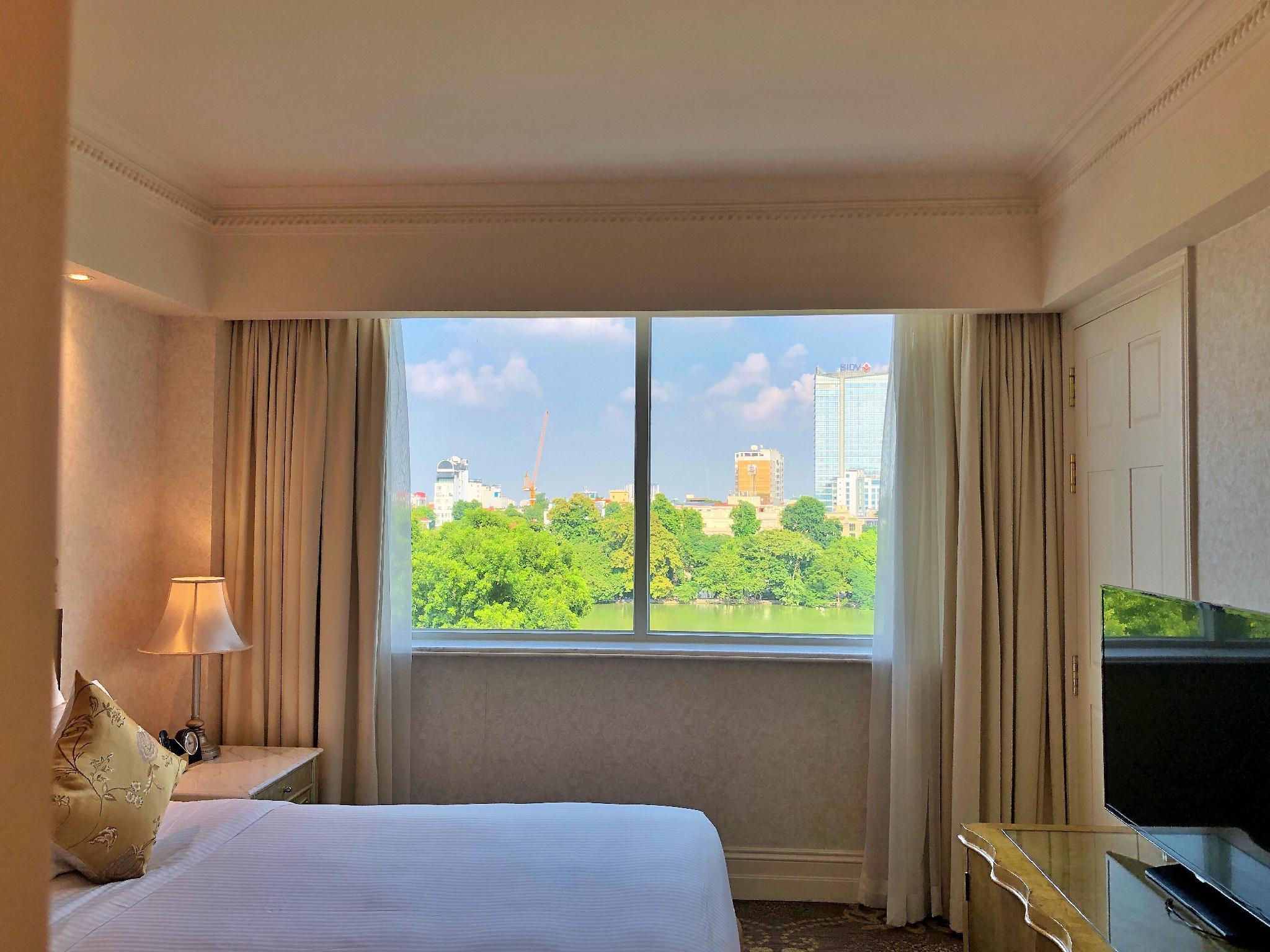 Junior Suite Gallery 1 King Bed