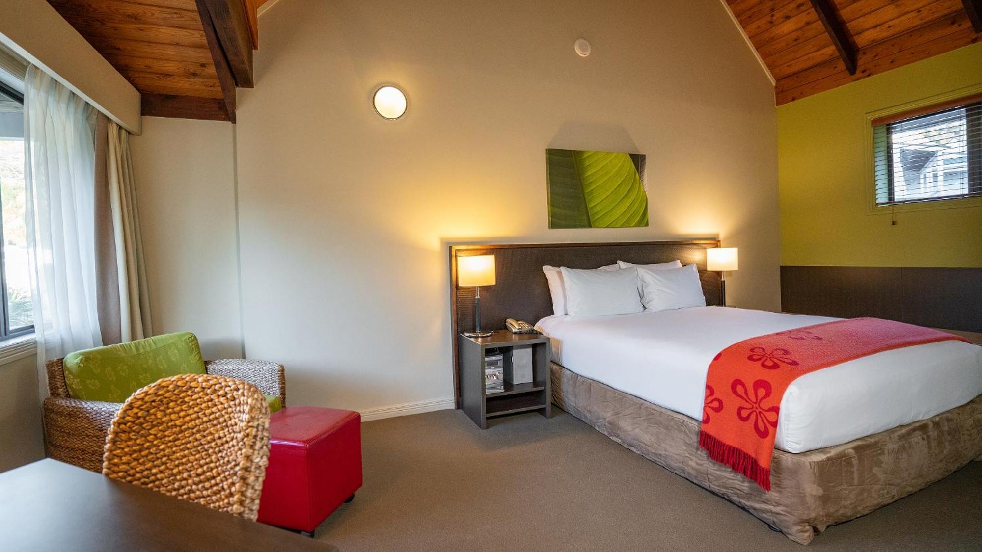 Standard Queen Room